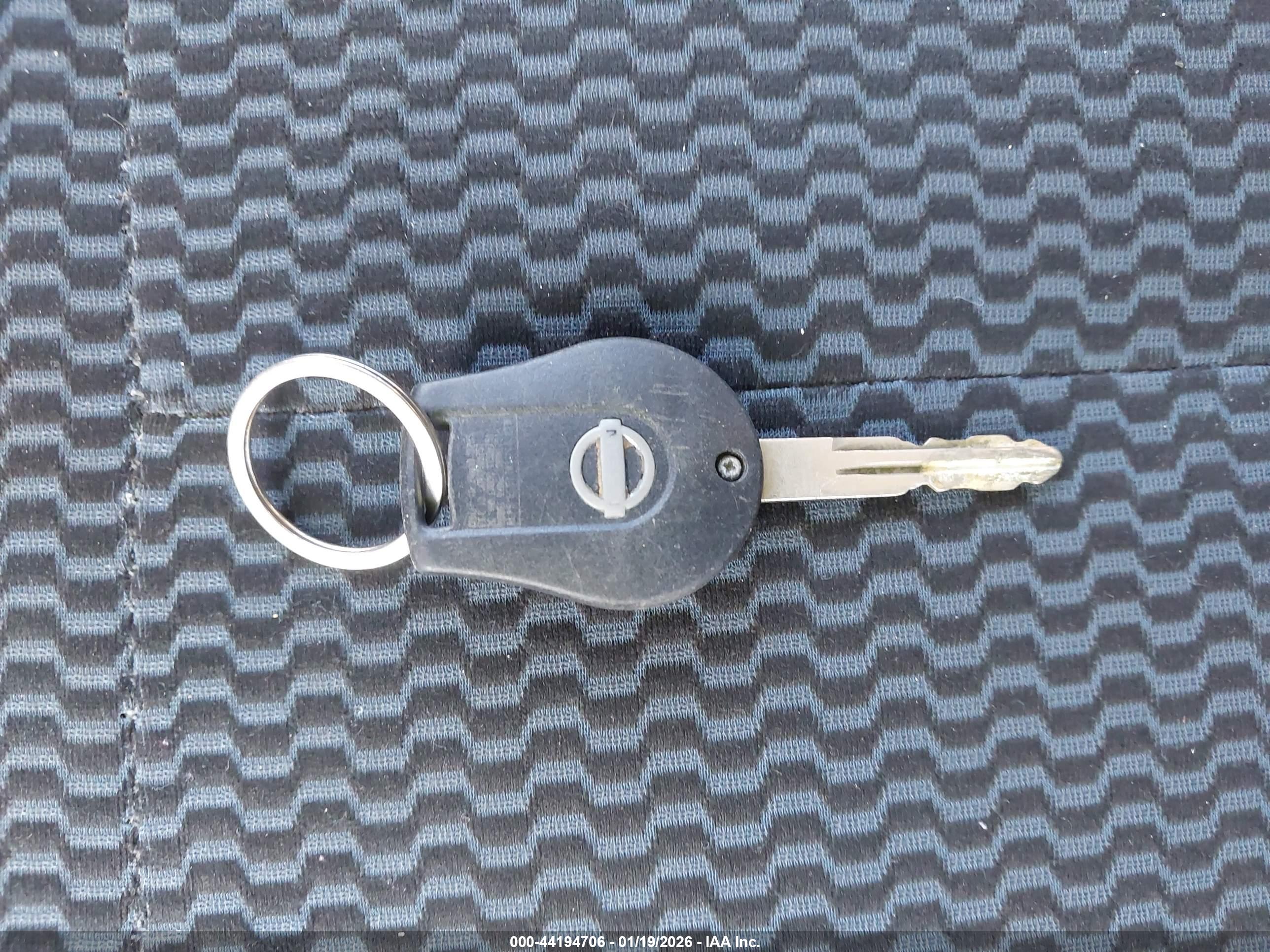 NISSAN VERSA image 11