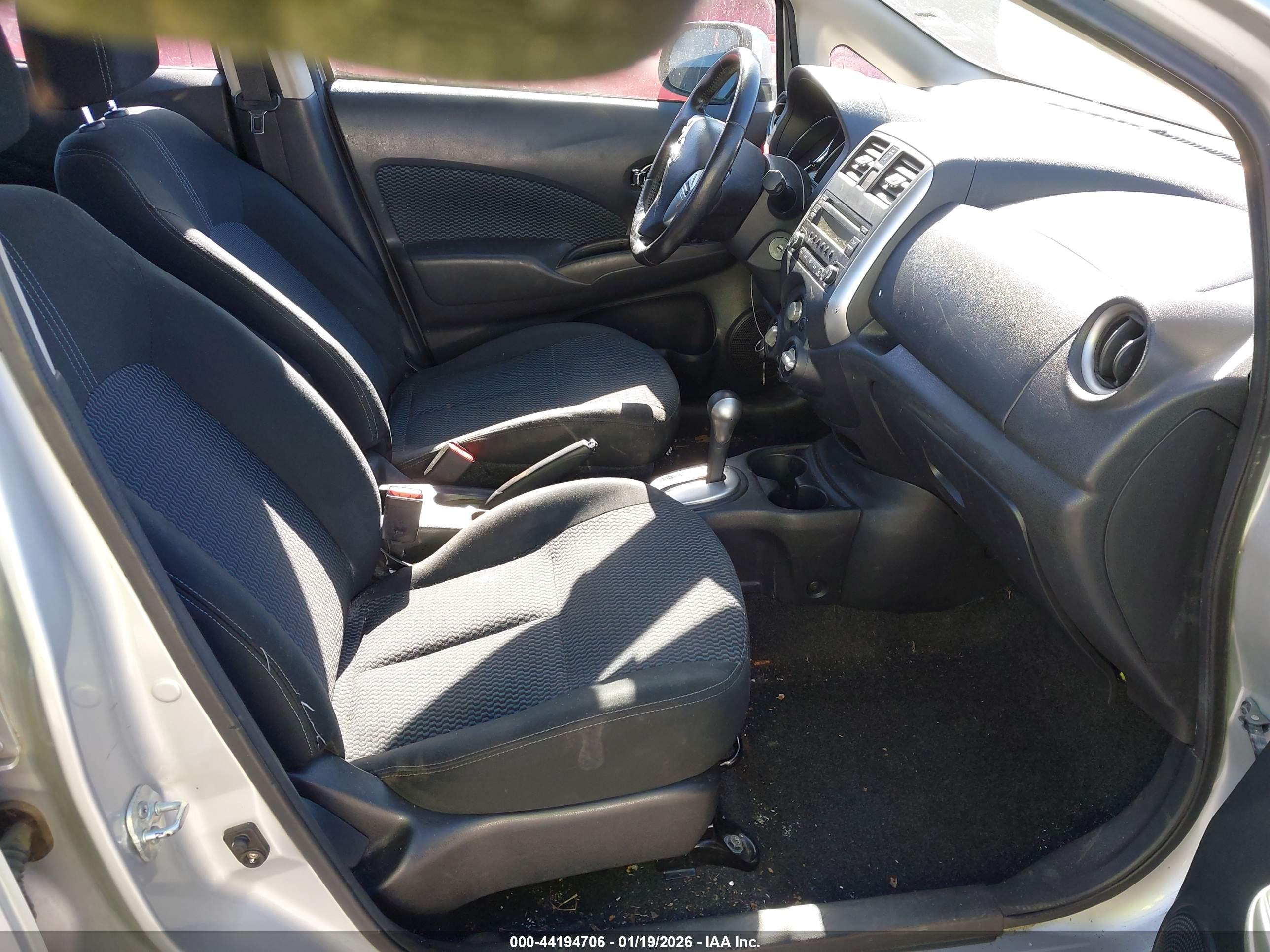 NISSAN VERSA image 5