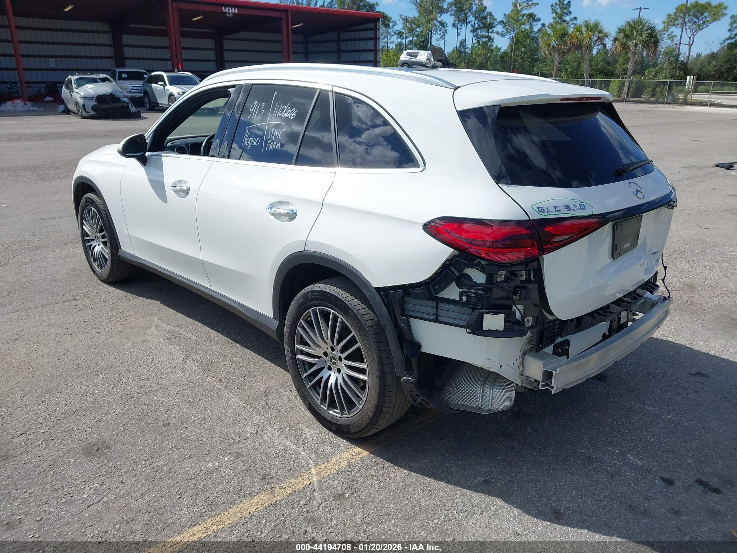 MERCEDES-BENZ GLC image 3