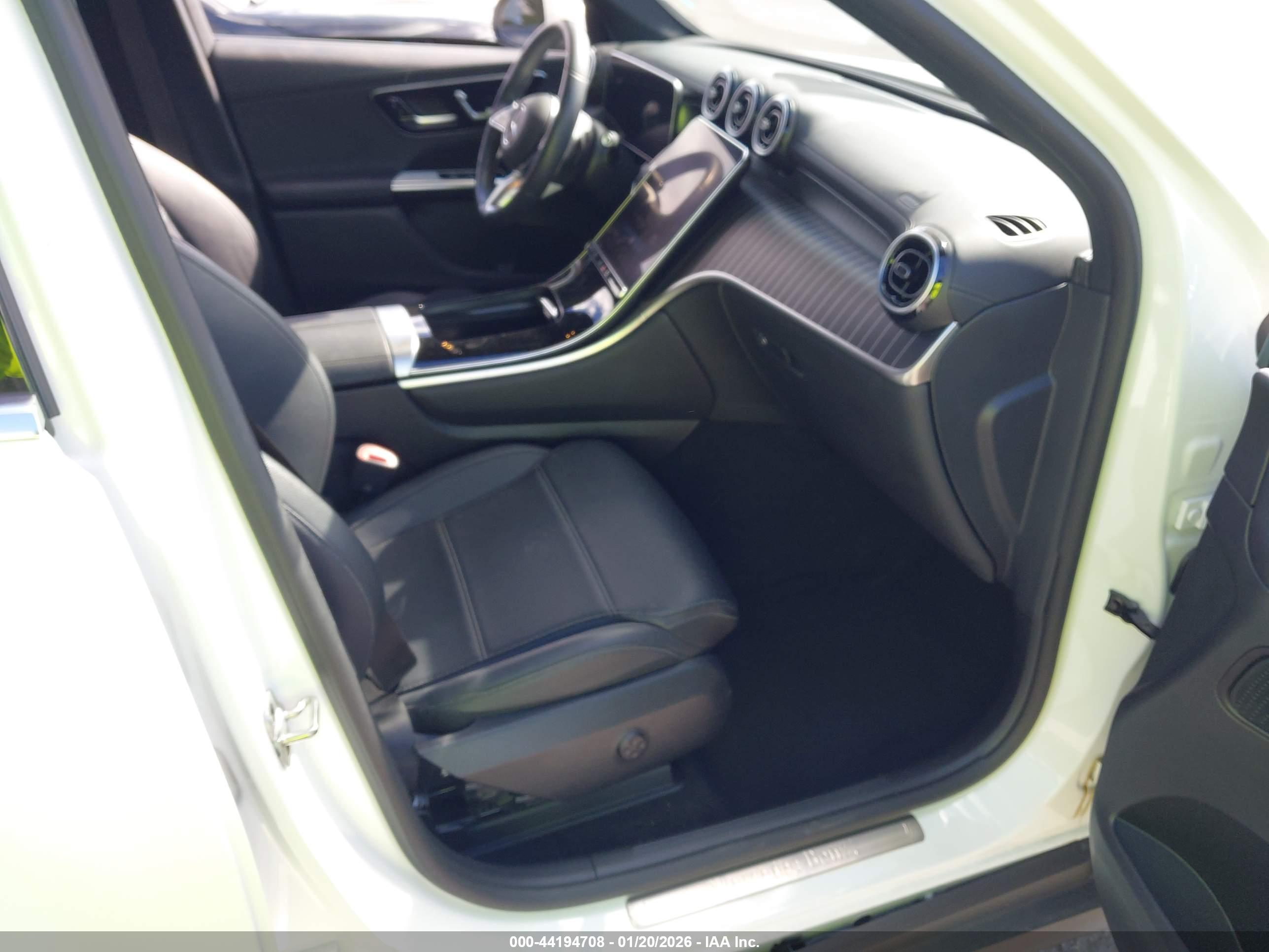 MERCEDES-BENZ GLC image 5