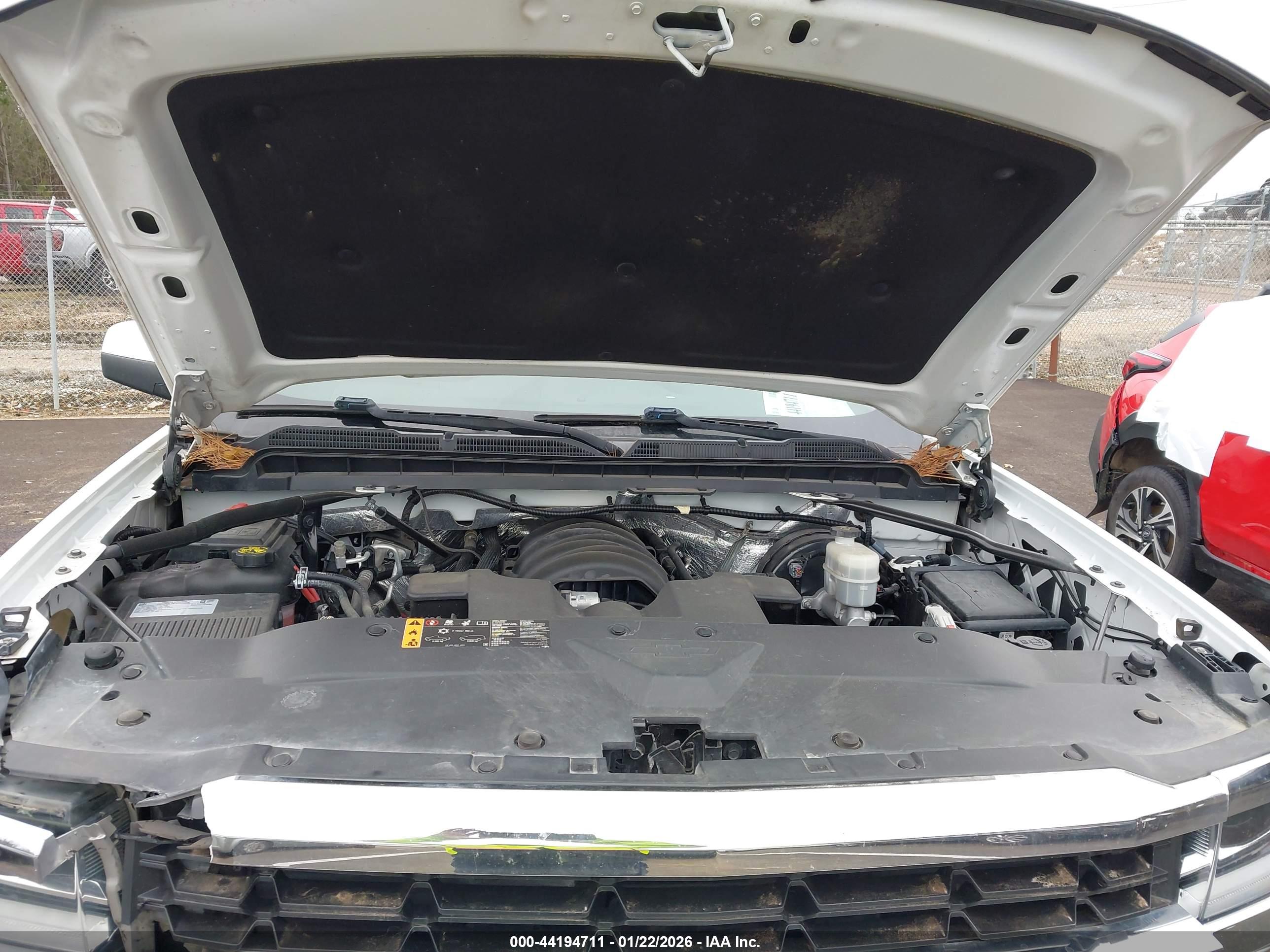 CHEVROLET SILVERADO image 10