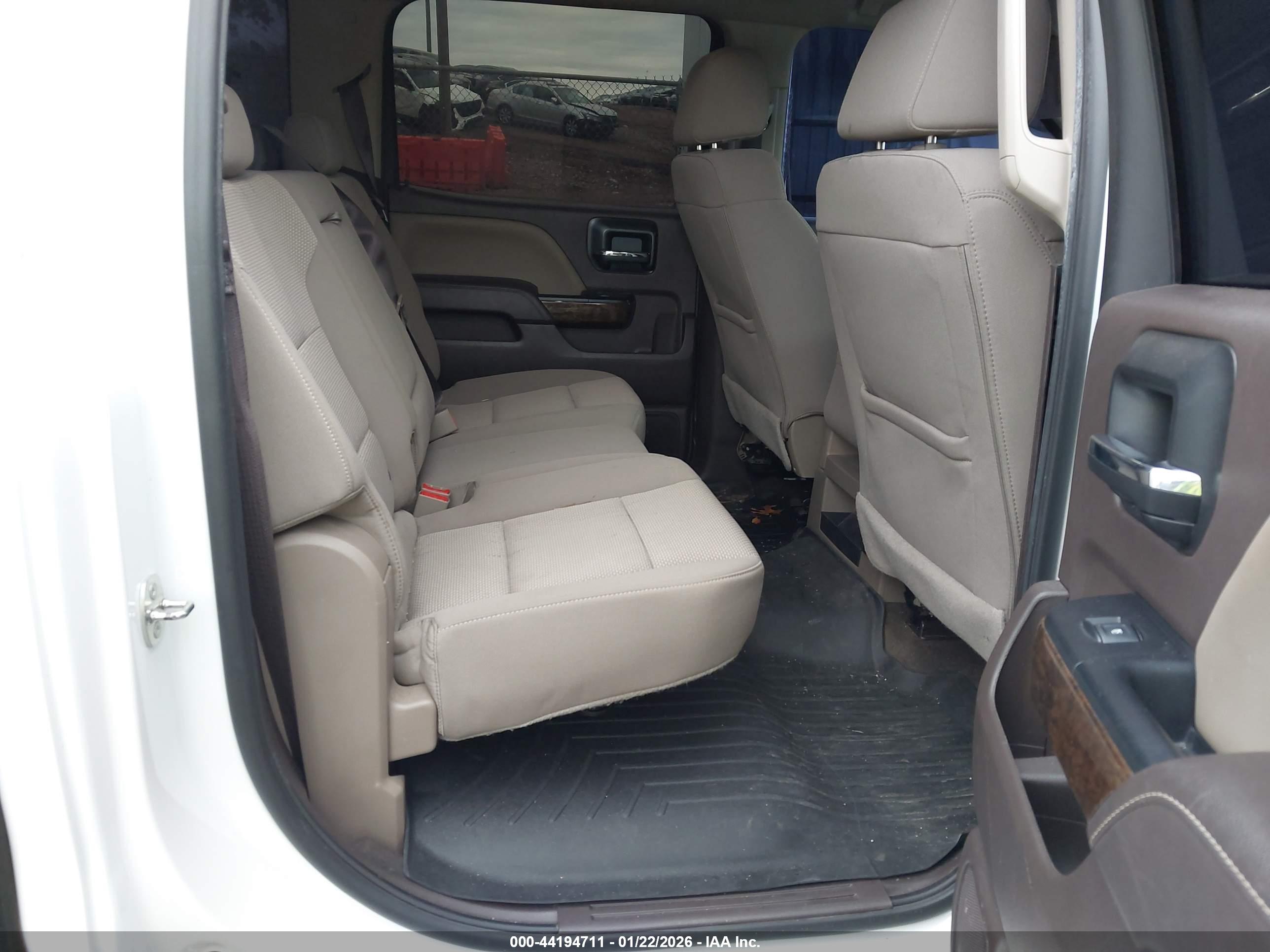 CHEVROLET SILVERADO image 8
