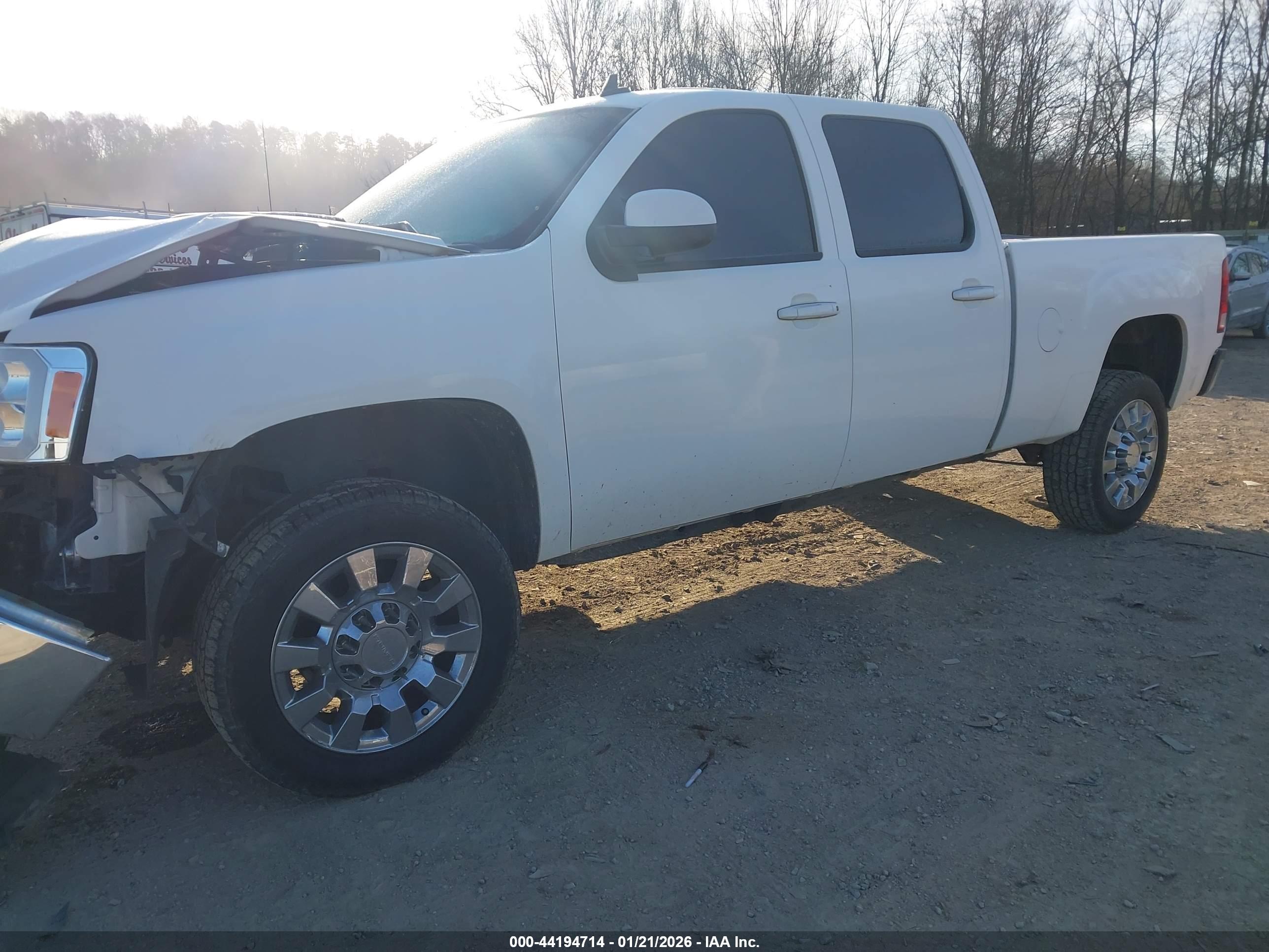 GMC SIERRA image 2