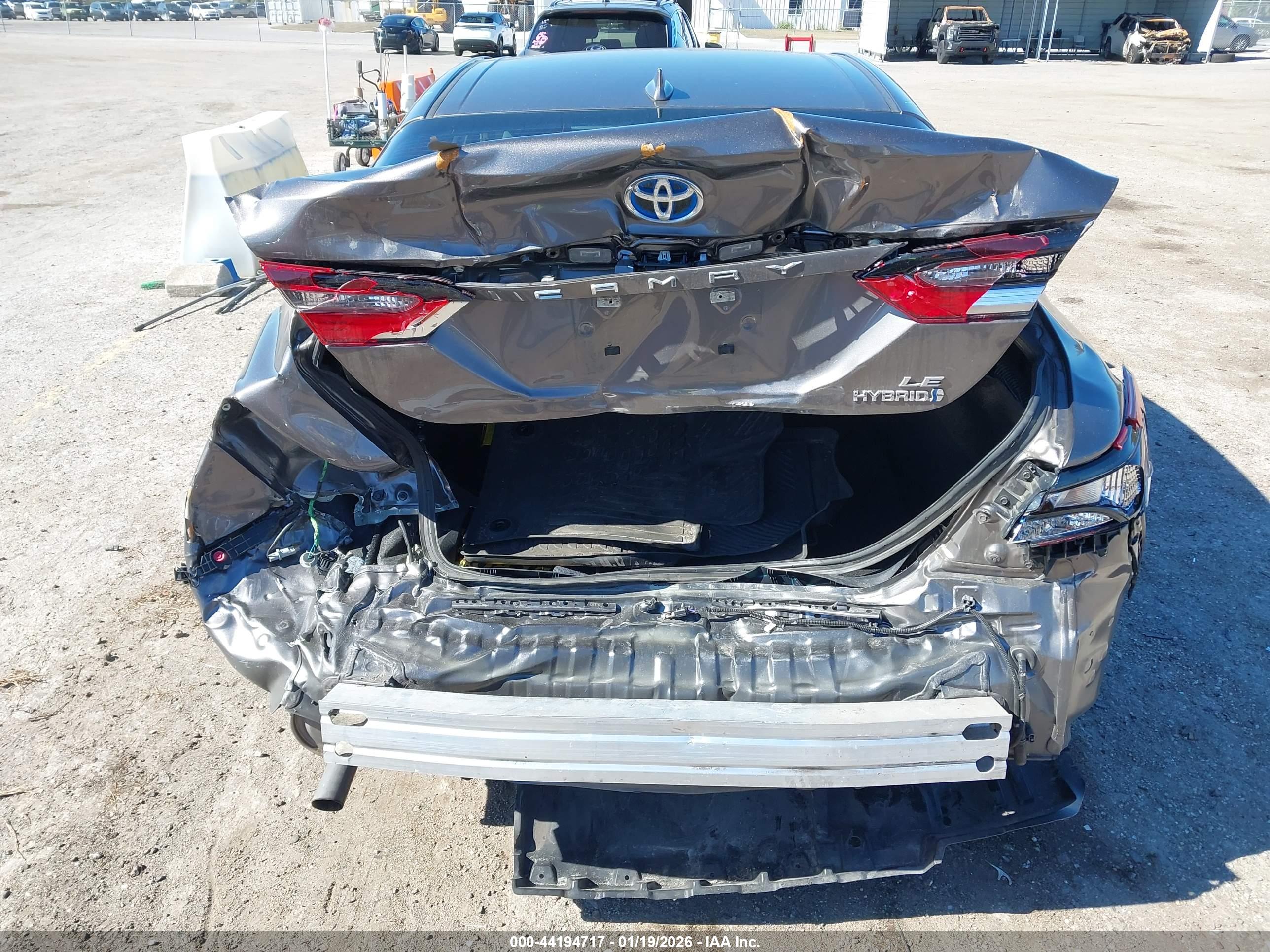 TOYOTA CAMRY image 6