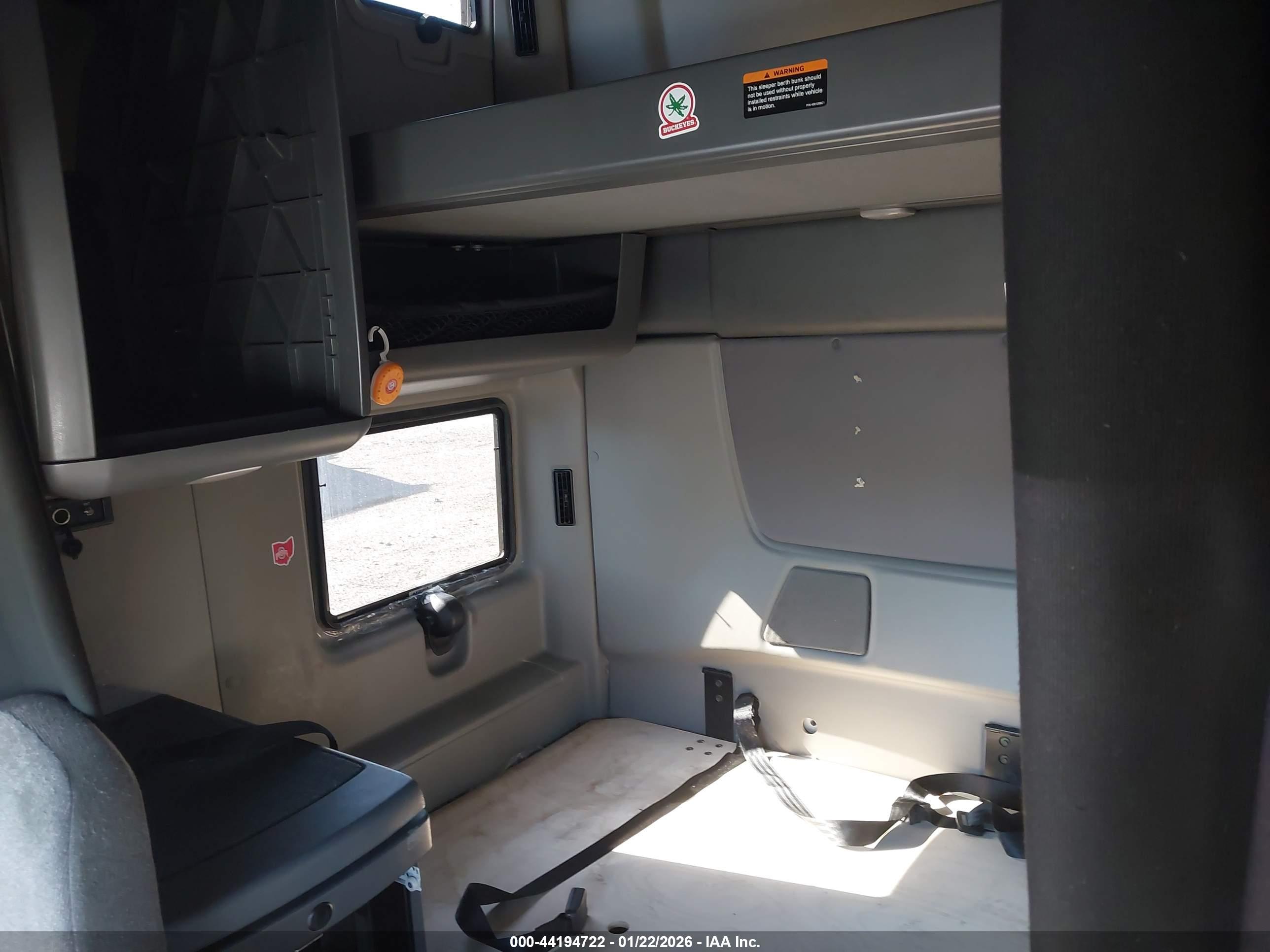 INTERNATIONAL LT image 7
