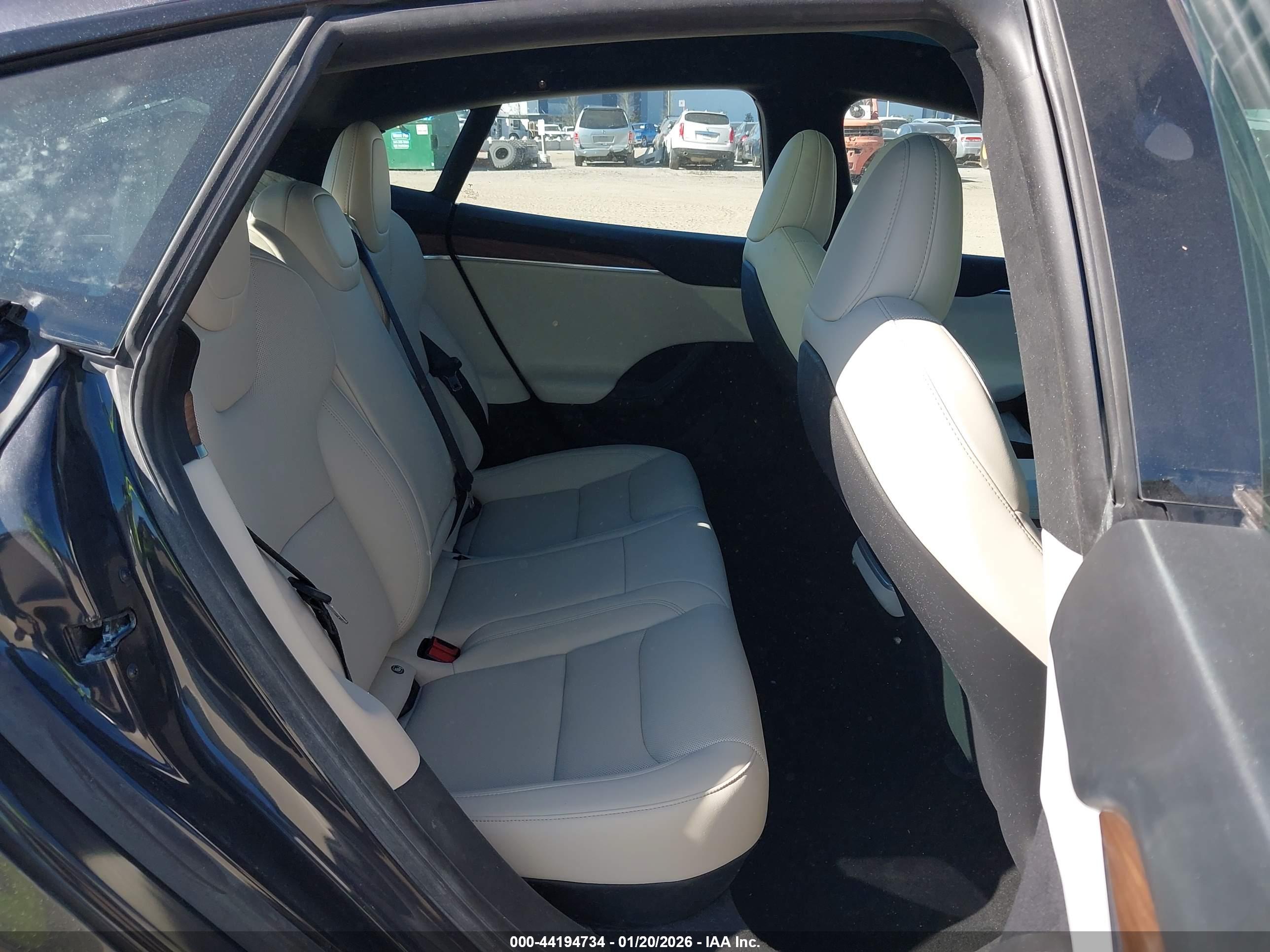 TESLA MODEL image 8