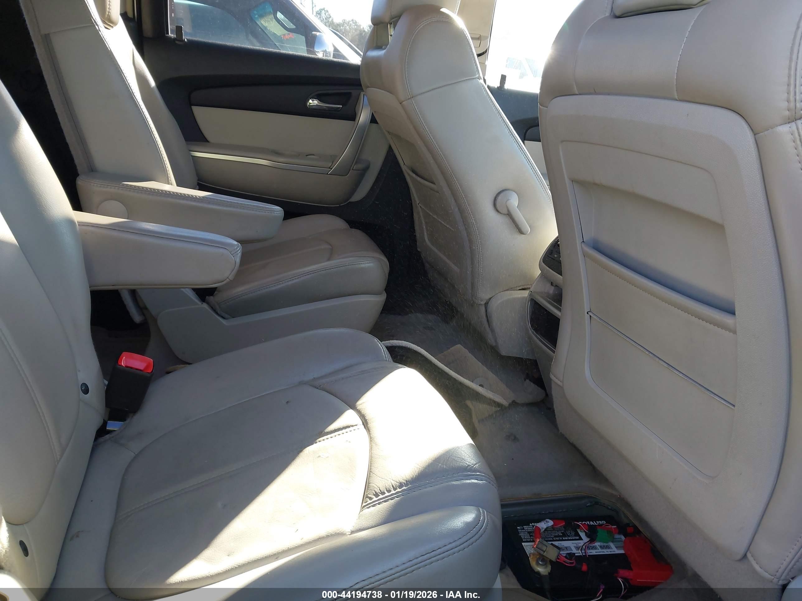 GMC ACADIA image 8
