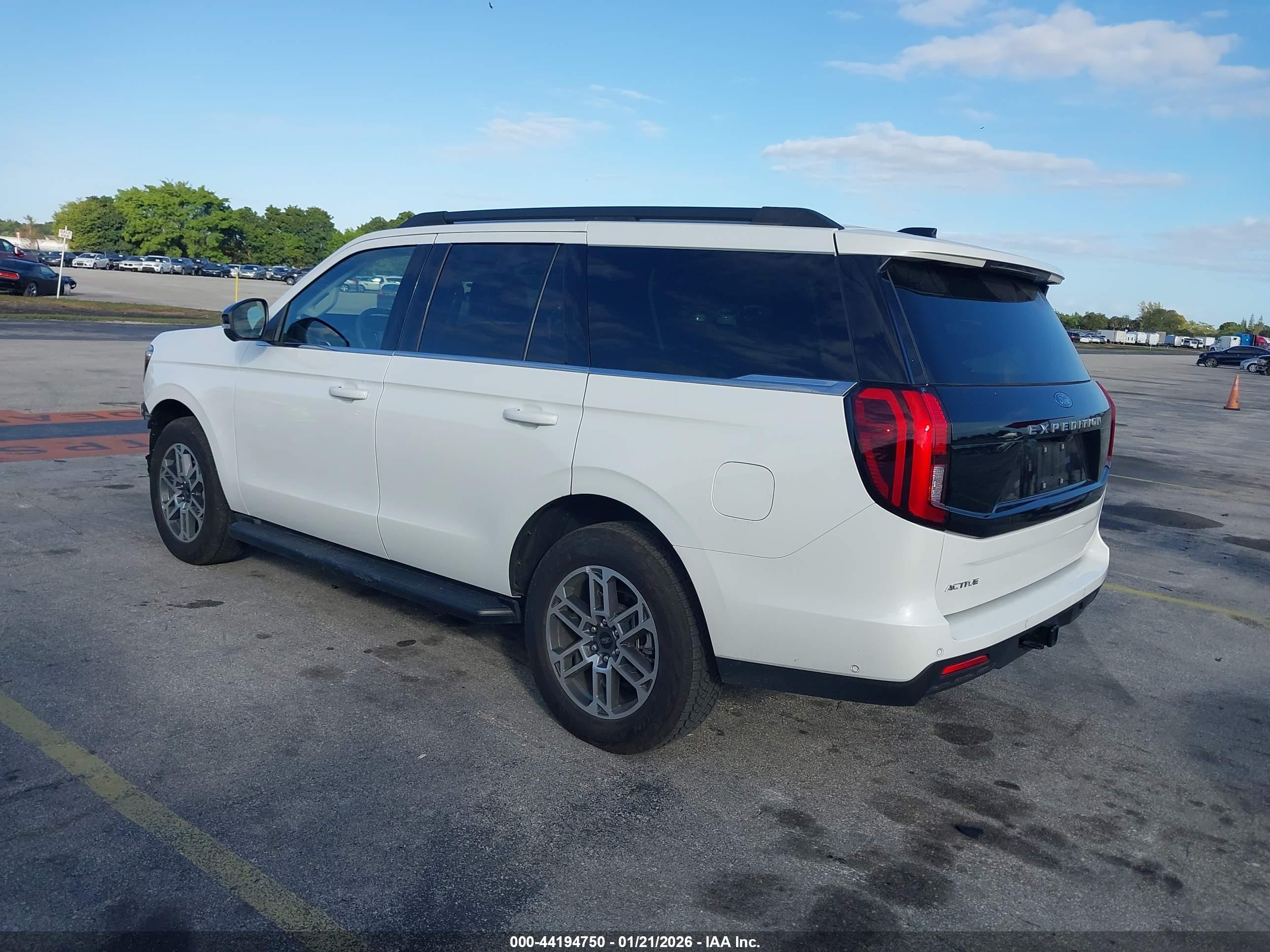 FORD EXPEDITION image 3
