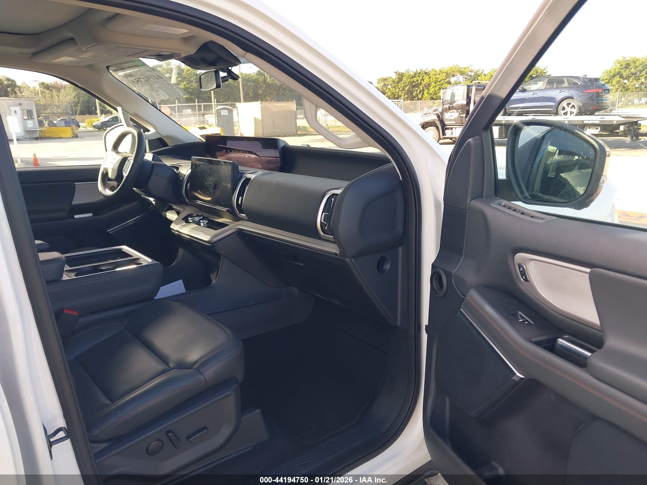 FORD EXPEDITION image 5