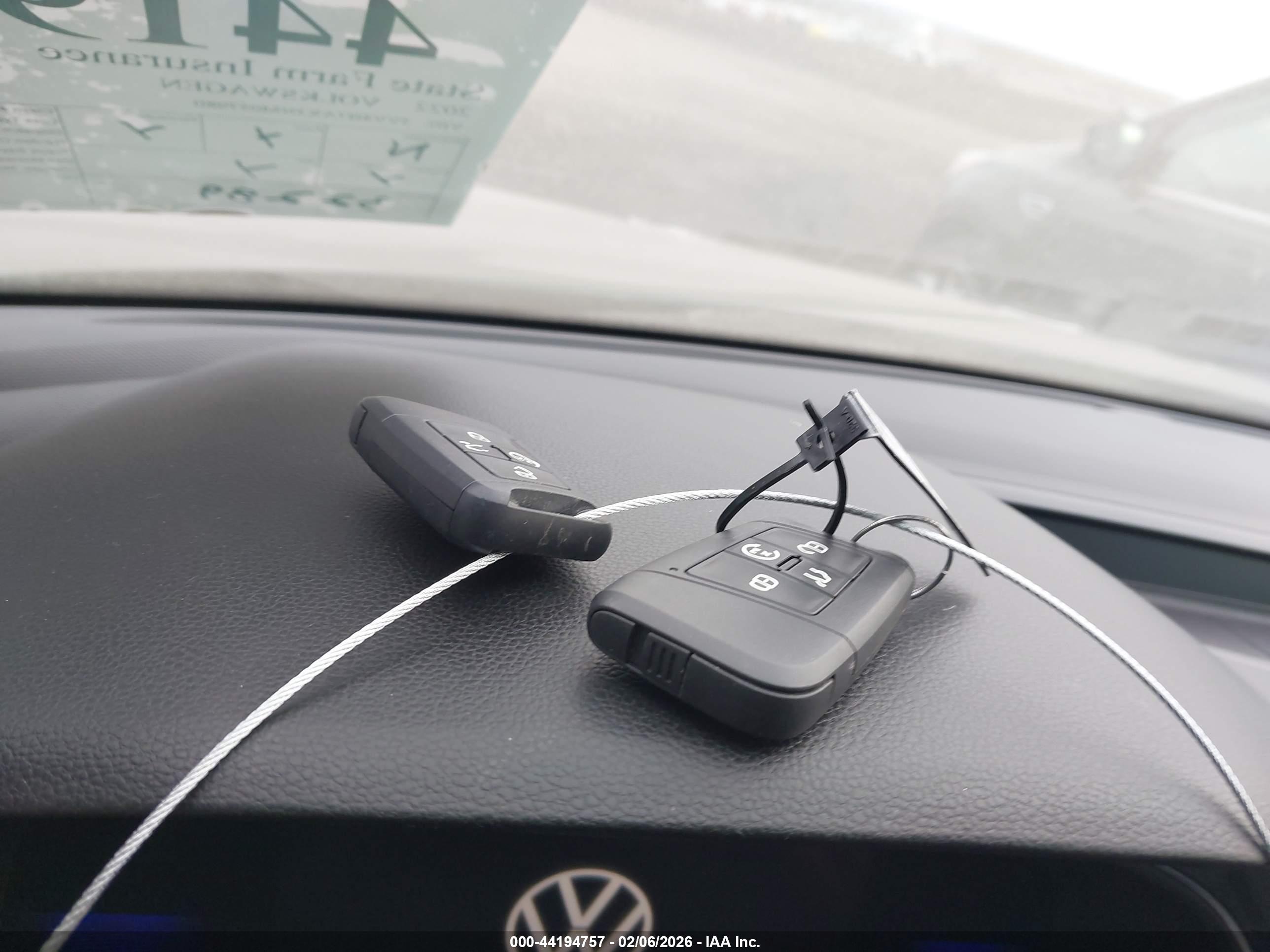 VOLKSWAGEN TIGUAN image 11