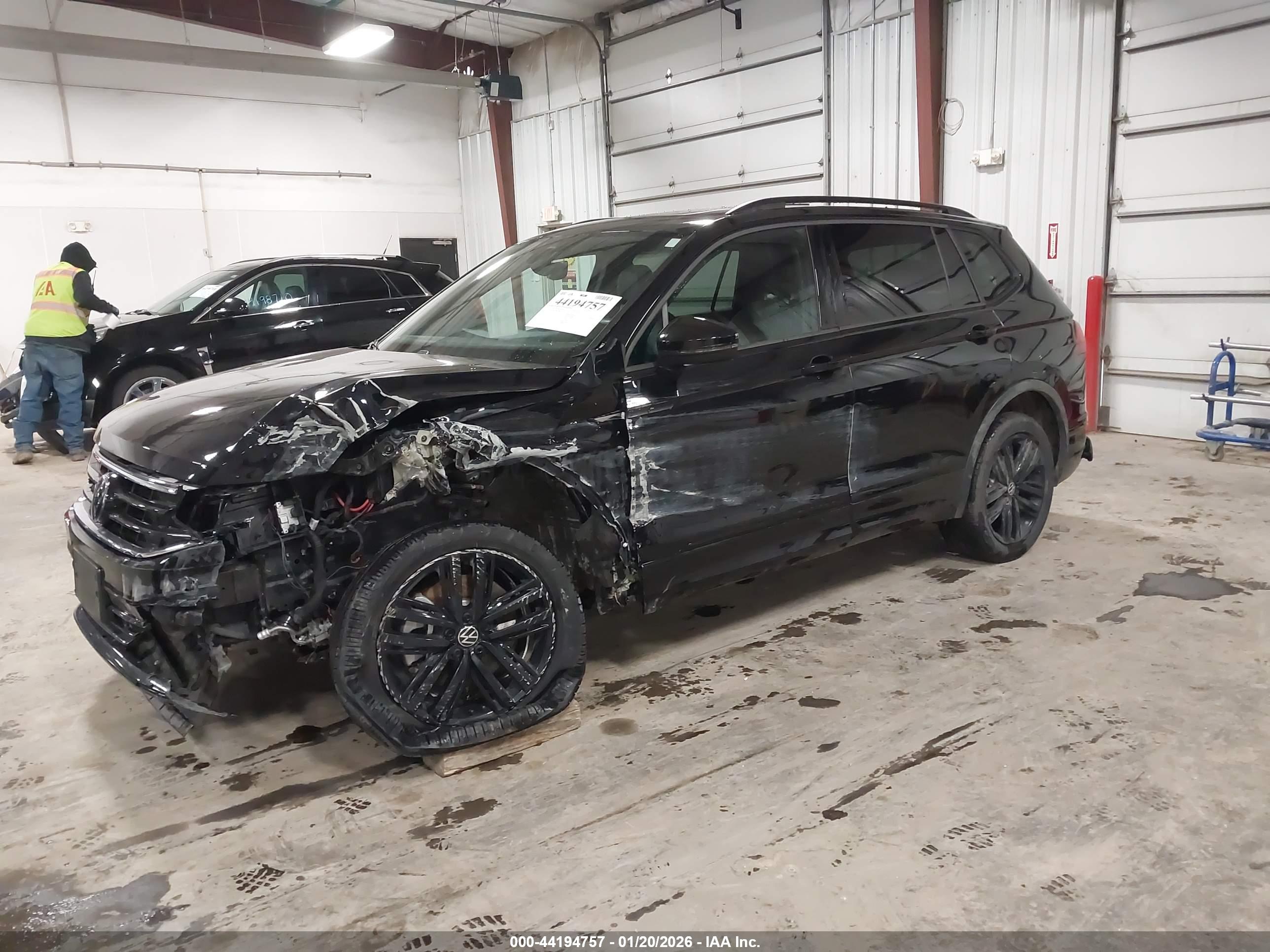 VOLKSWAGEN TIGUAN image 2