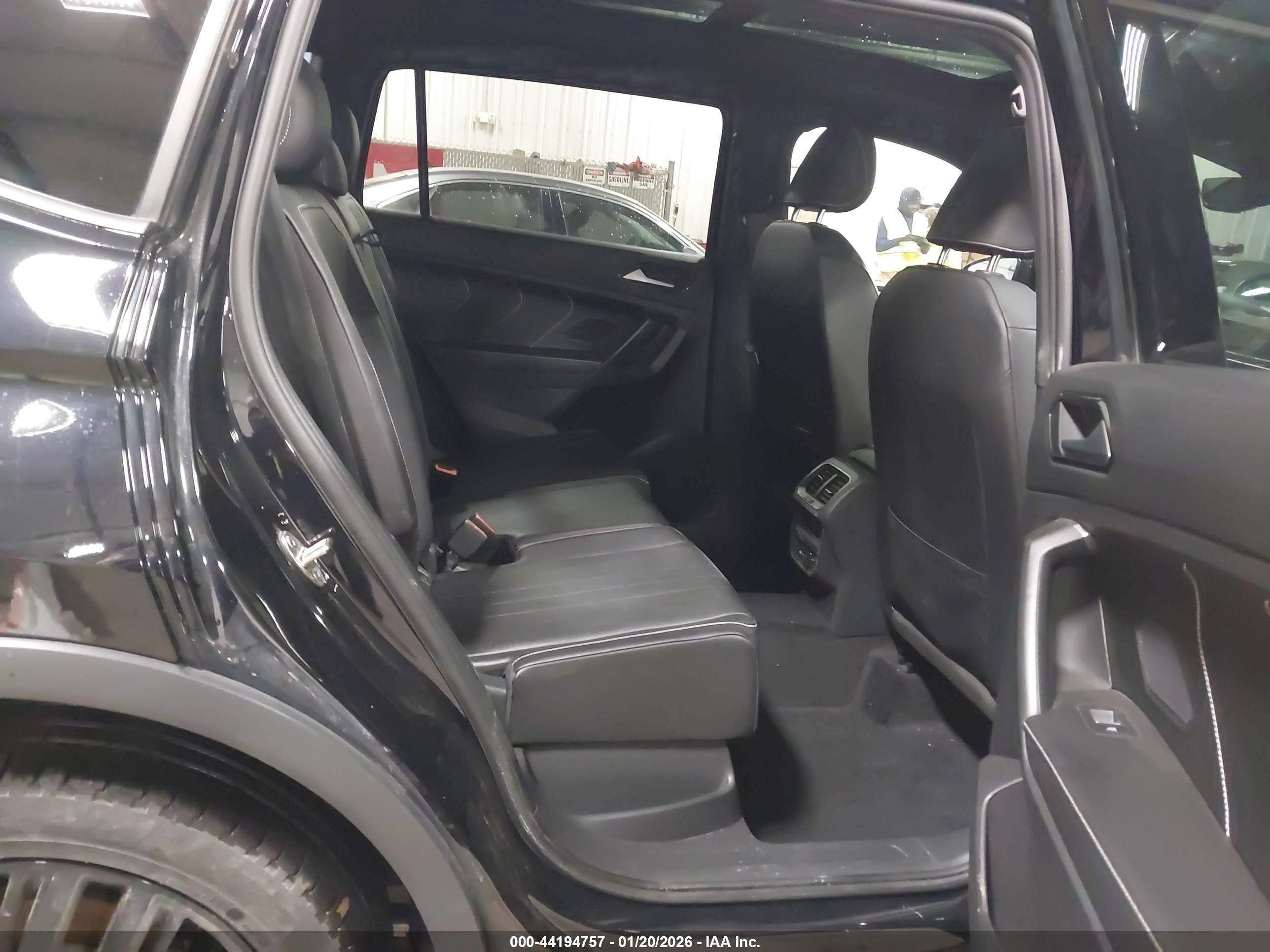 VOLKSWAGEN TIGUAN image 8