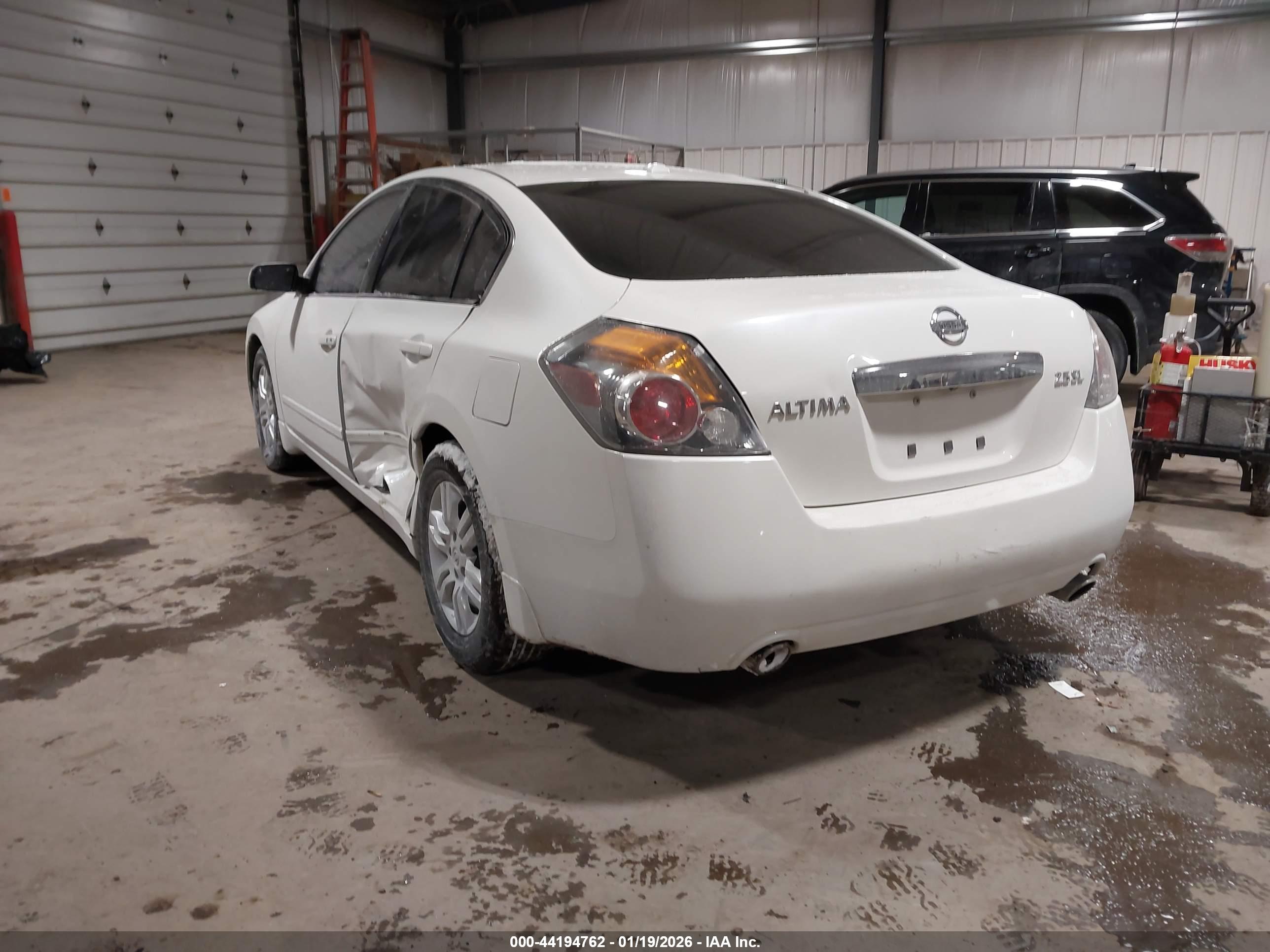 NISSAN ALTIMA image 3