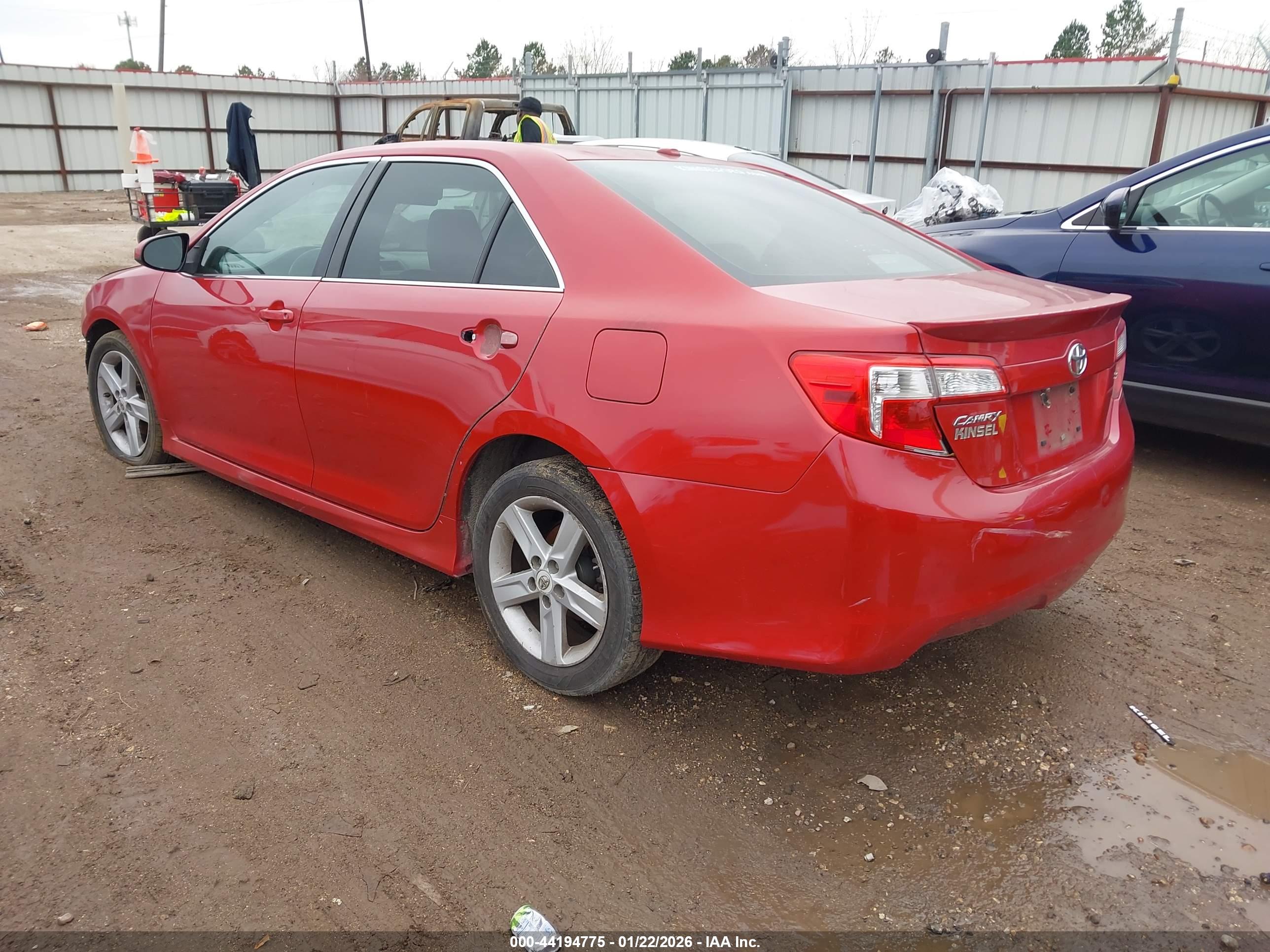 TOYOTA CAMRY image 3