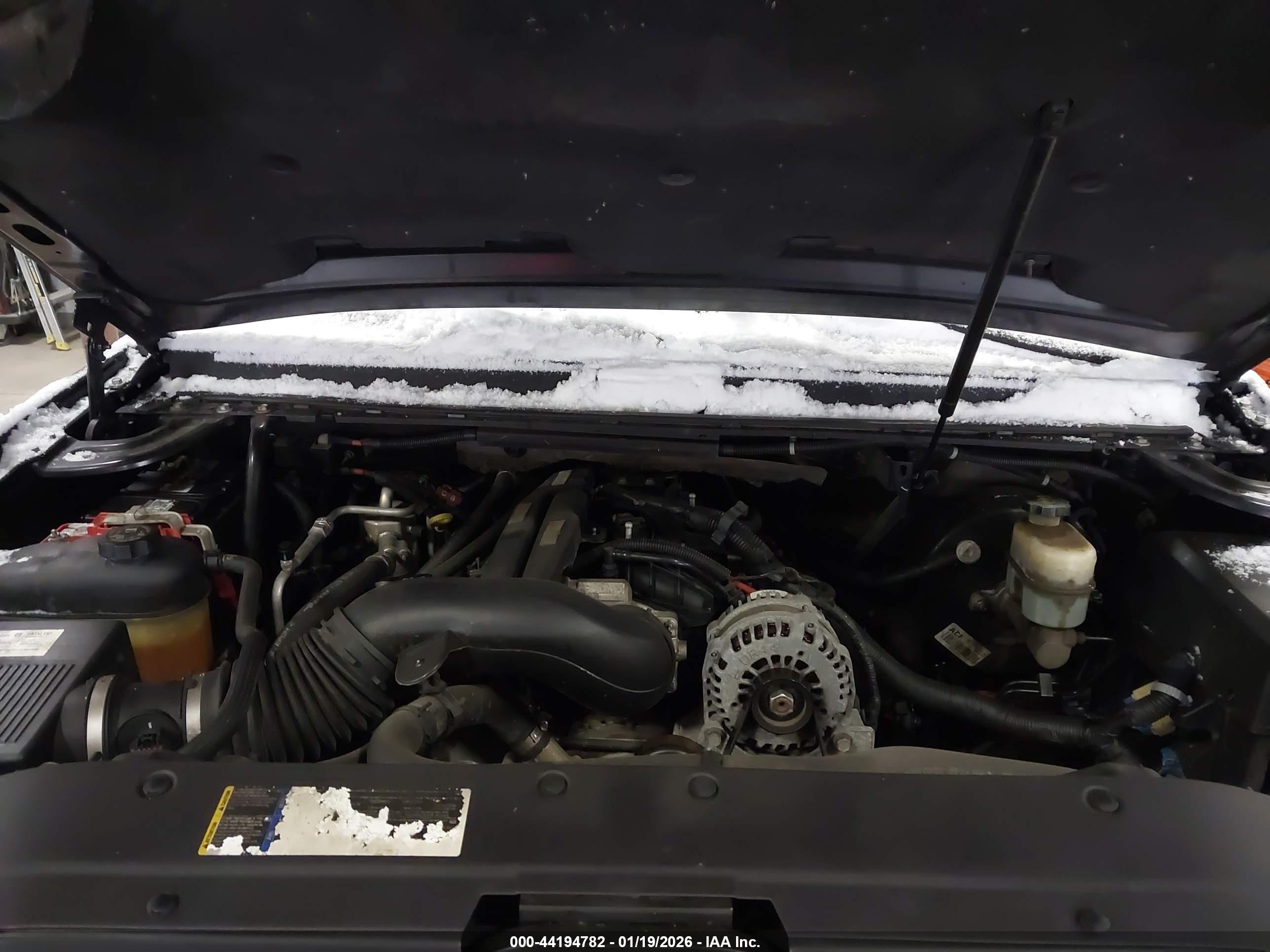 CHEVROLET SUBURBAN image 10