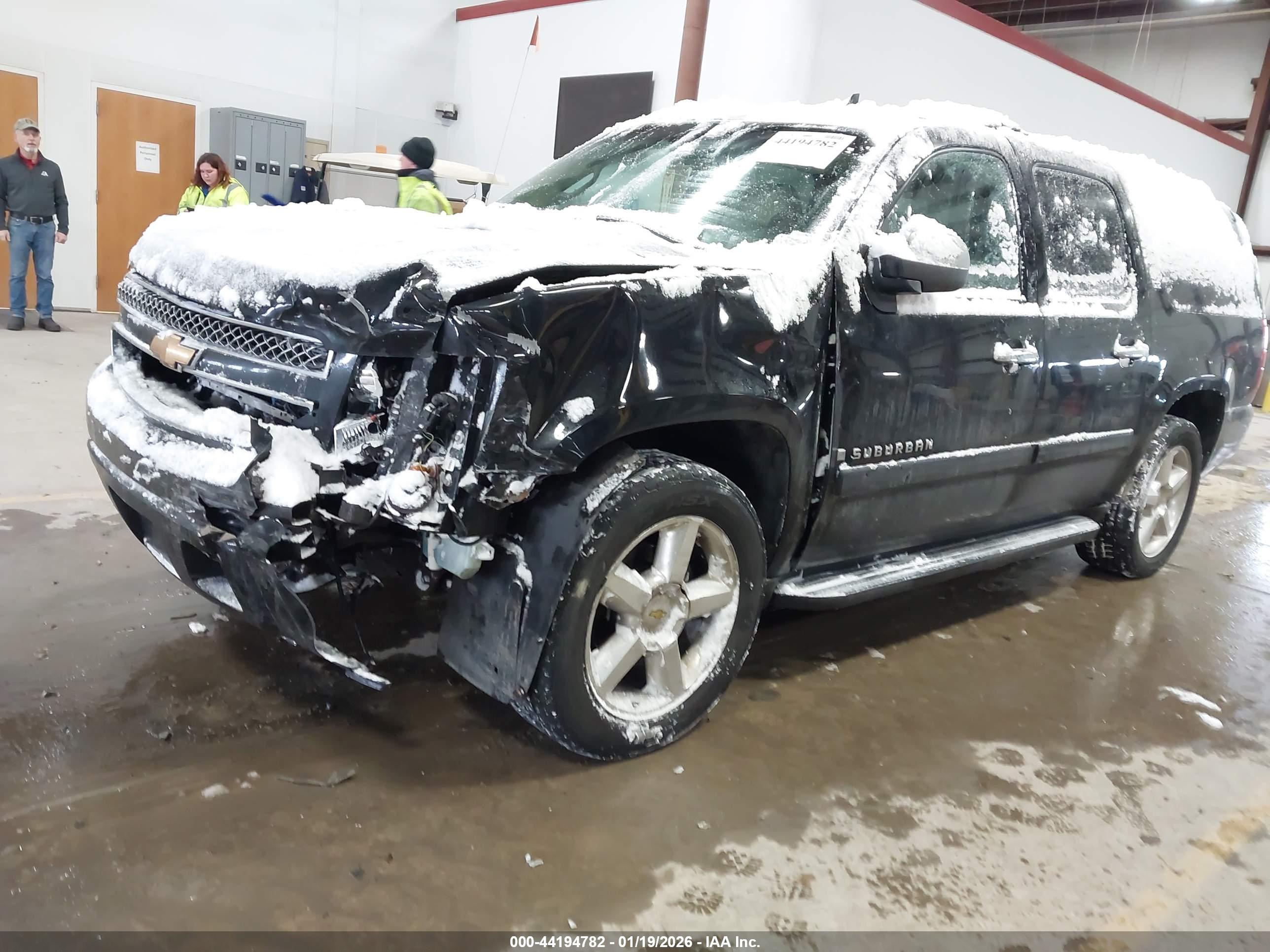 CHEVROLET SUBURBAN image 2