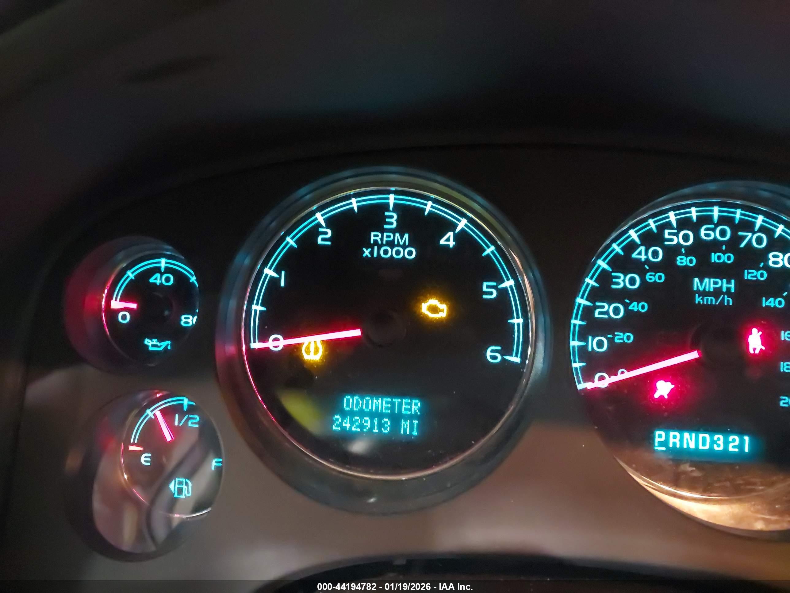 CHEVROLET SUBURBAN image 7