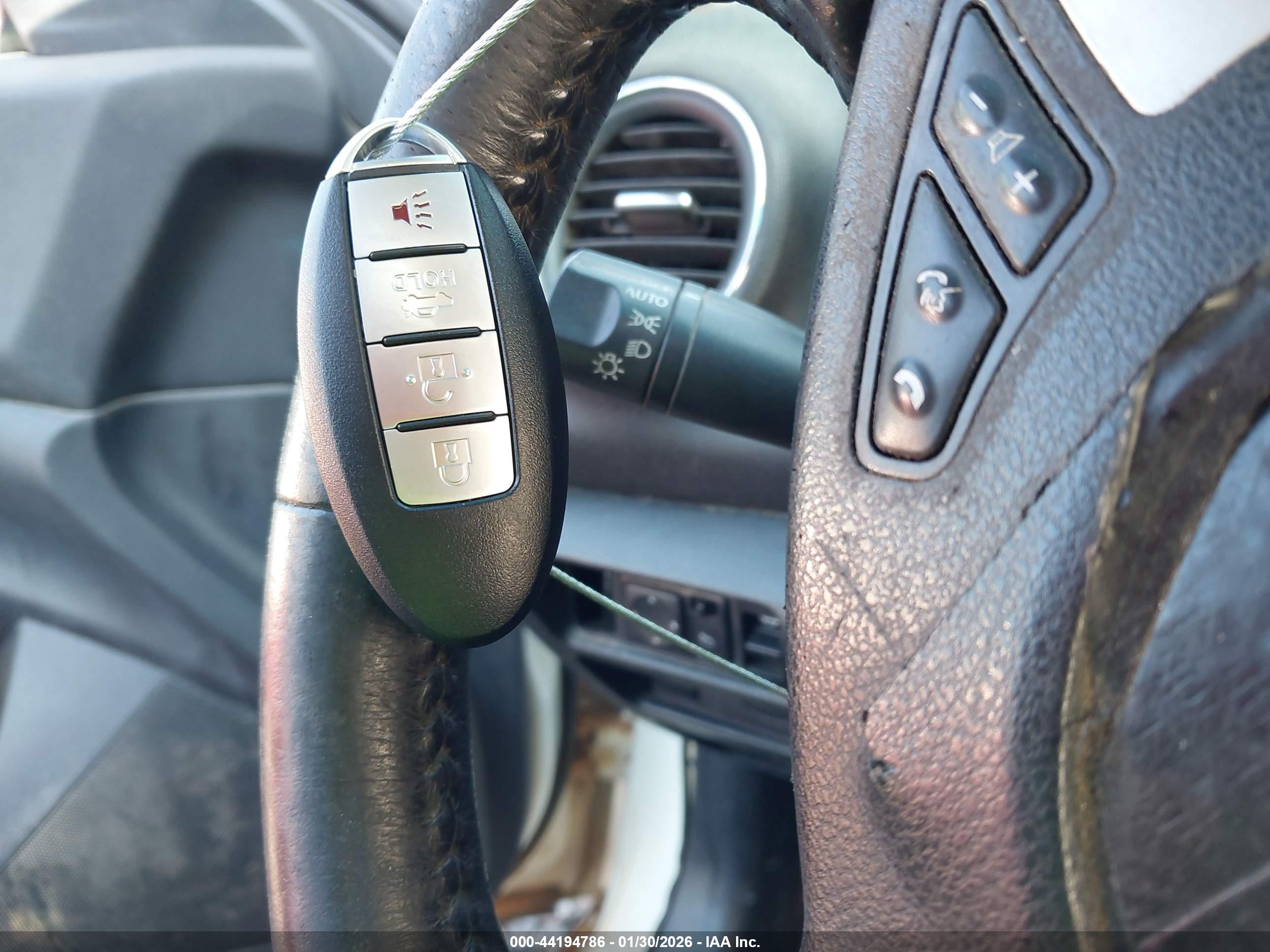 NISSAN MAXIMA image 11