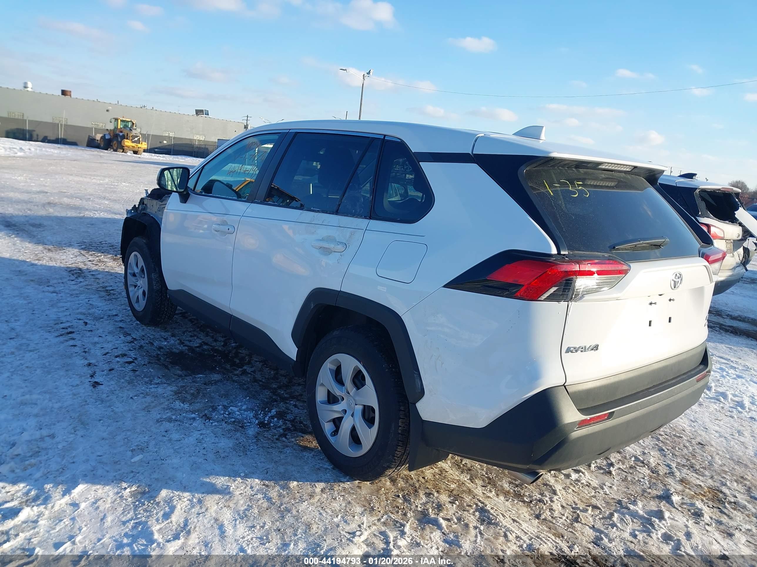 TOYOTA RAV4 image 3