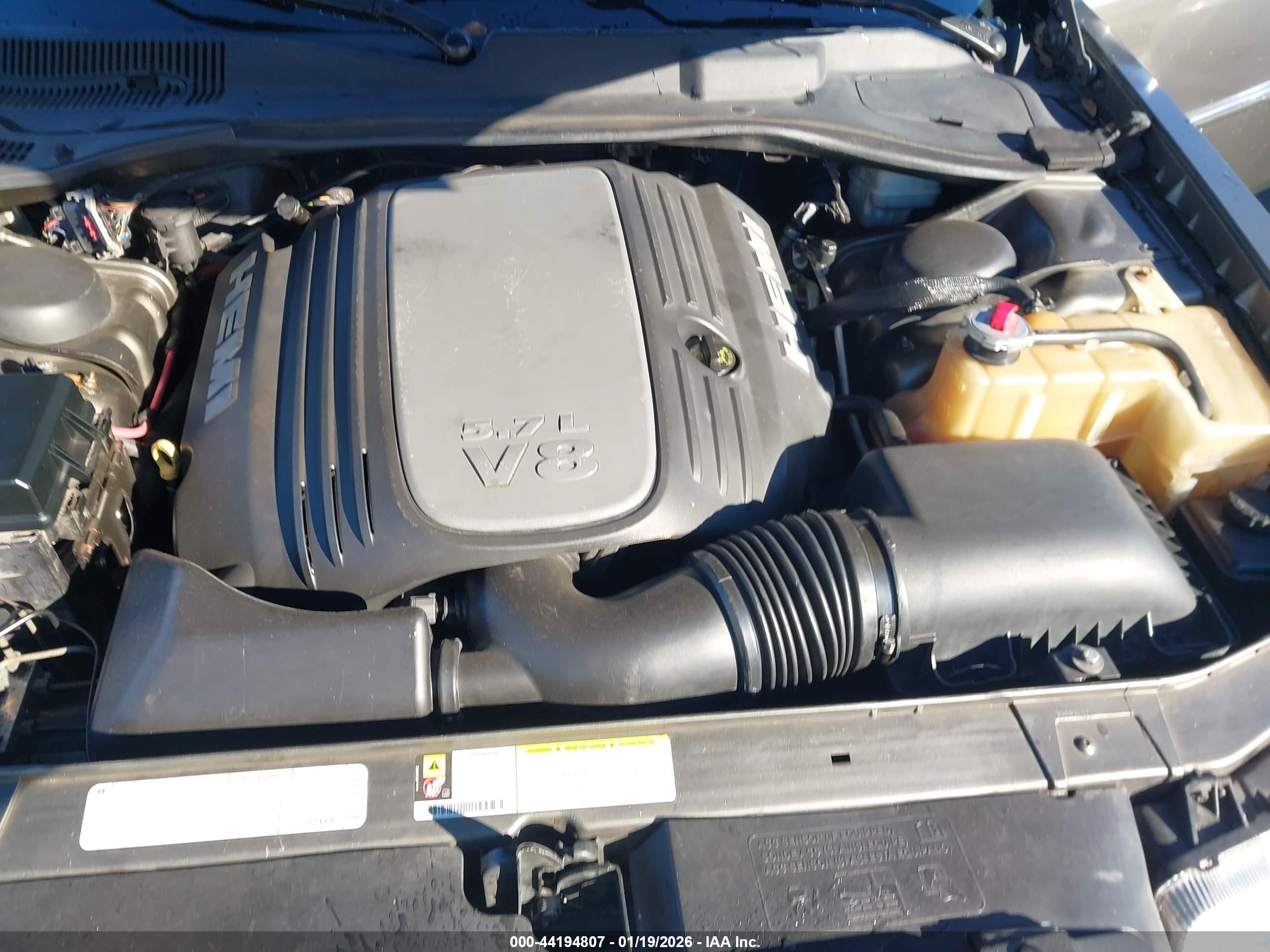 CHRYSLER 300C image 10
