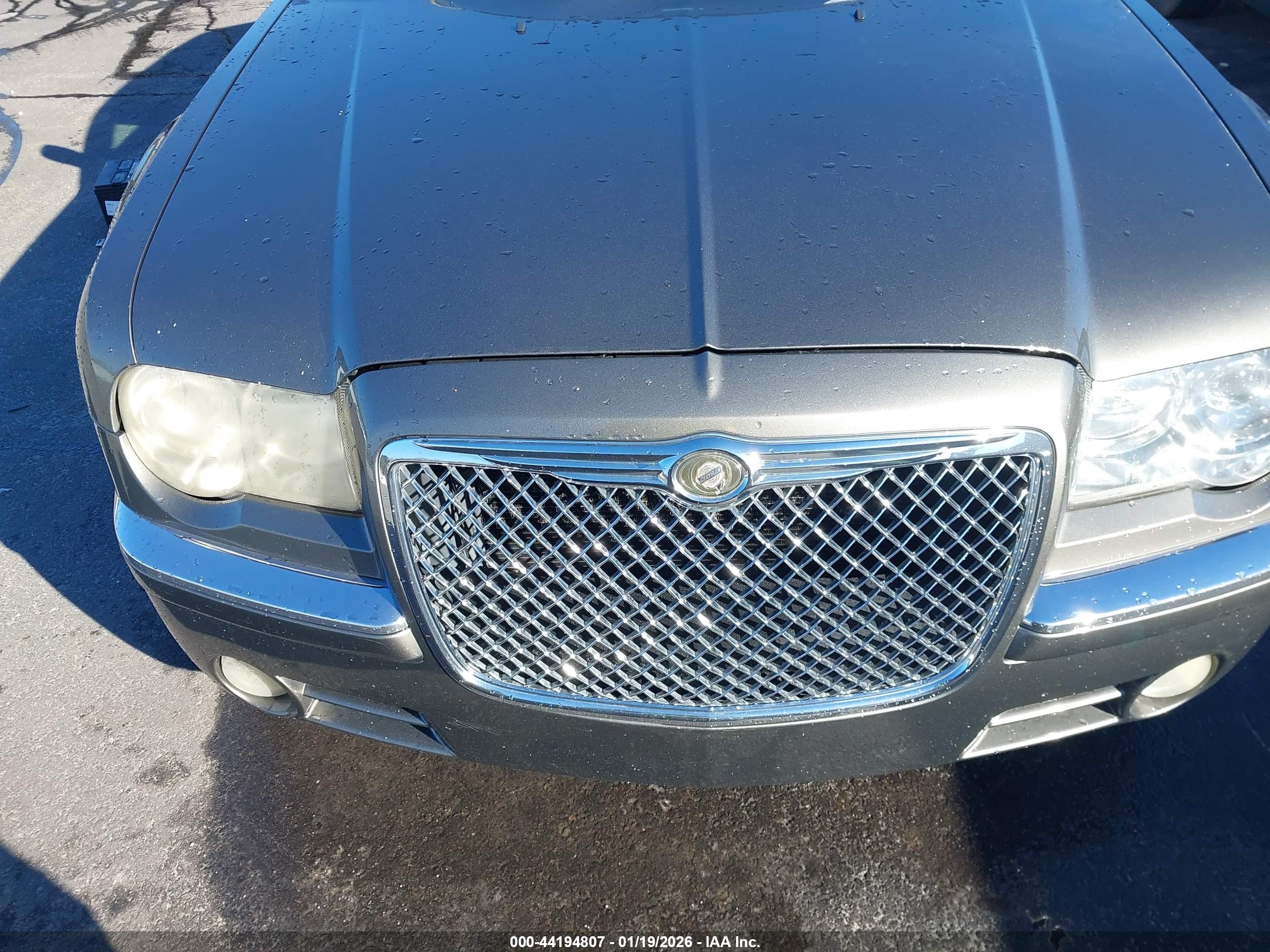 CHRYSLER 300C image 6