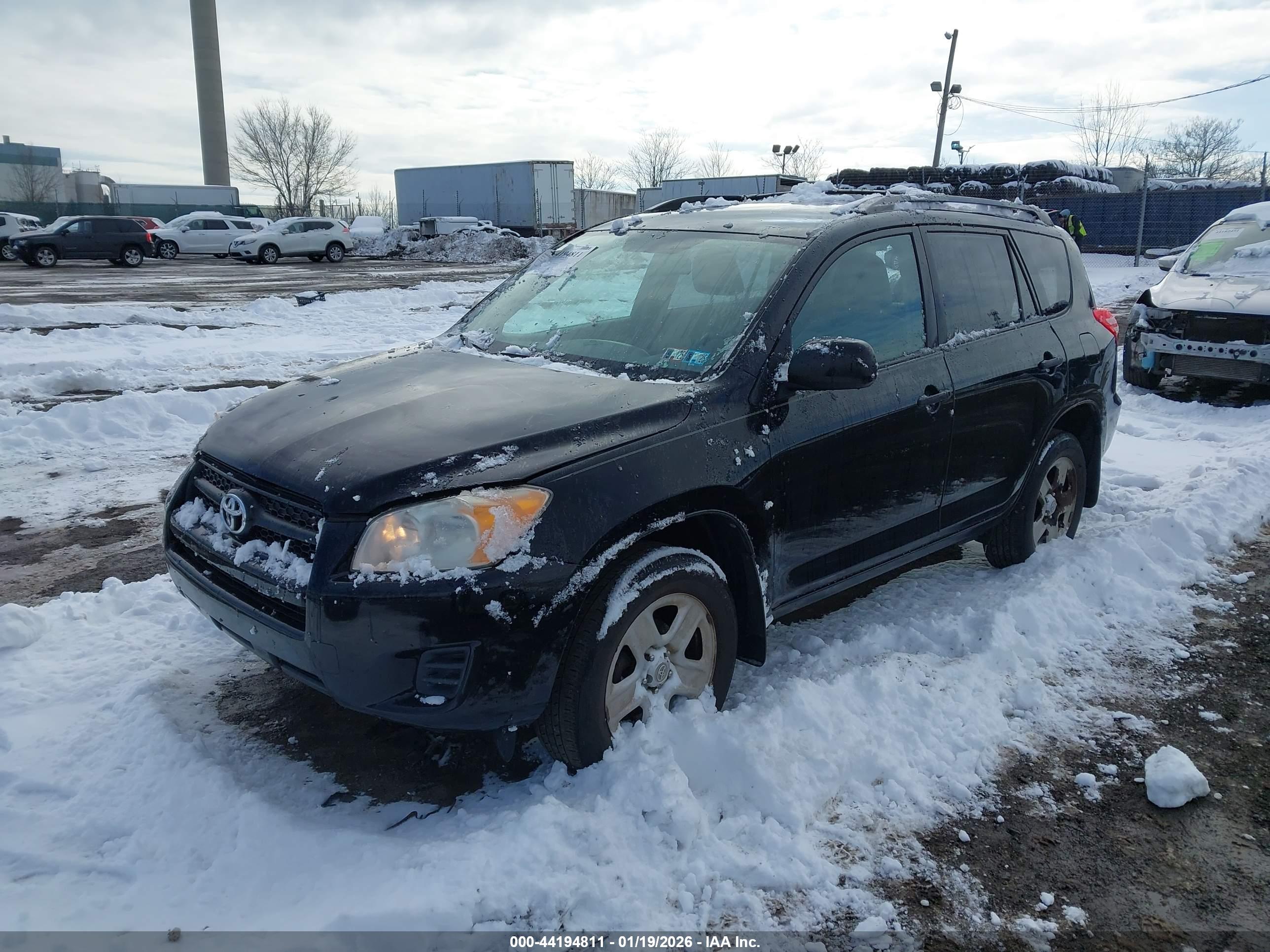 TOYOTA RAV4 image 2