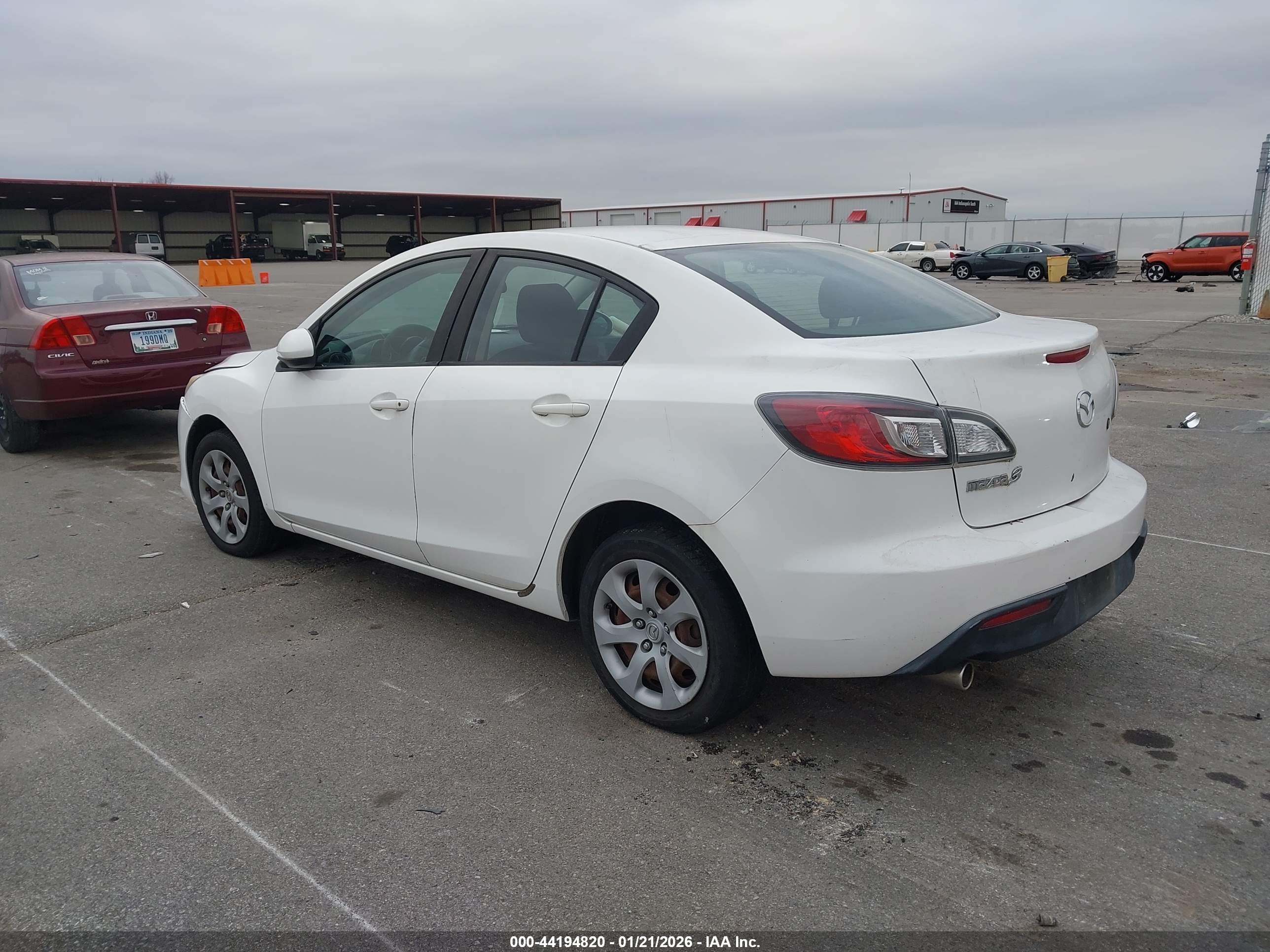 MAZDA MAZDA3 image 3