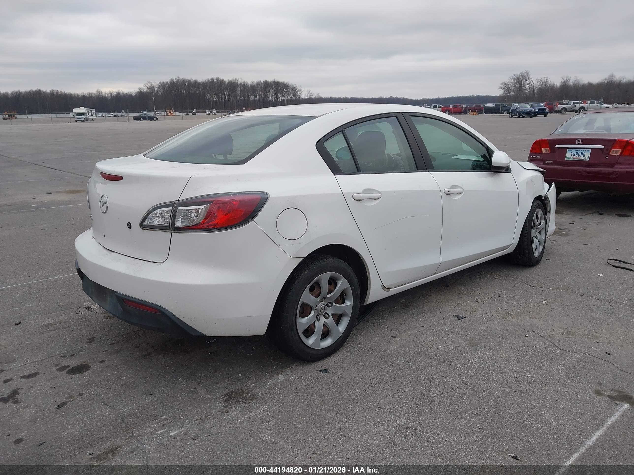 MAZDA MAZDA3 image 4