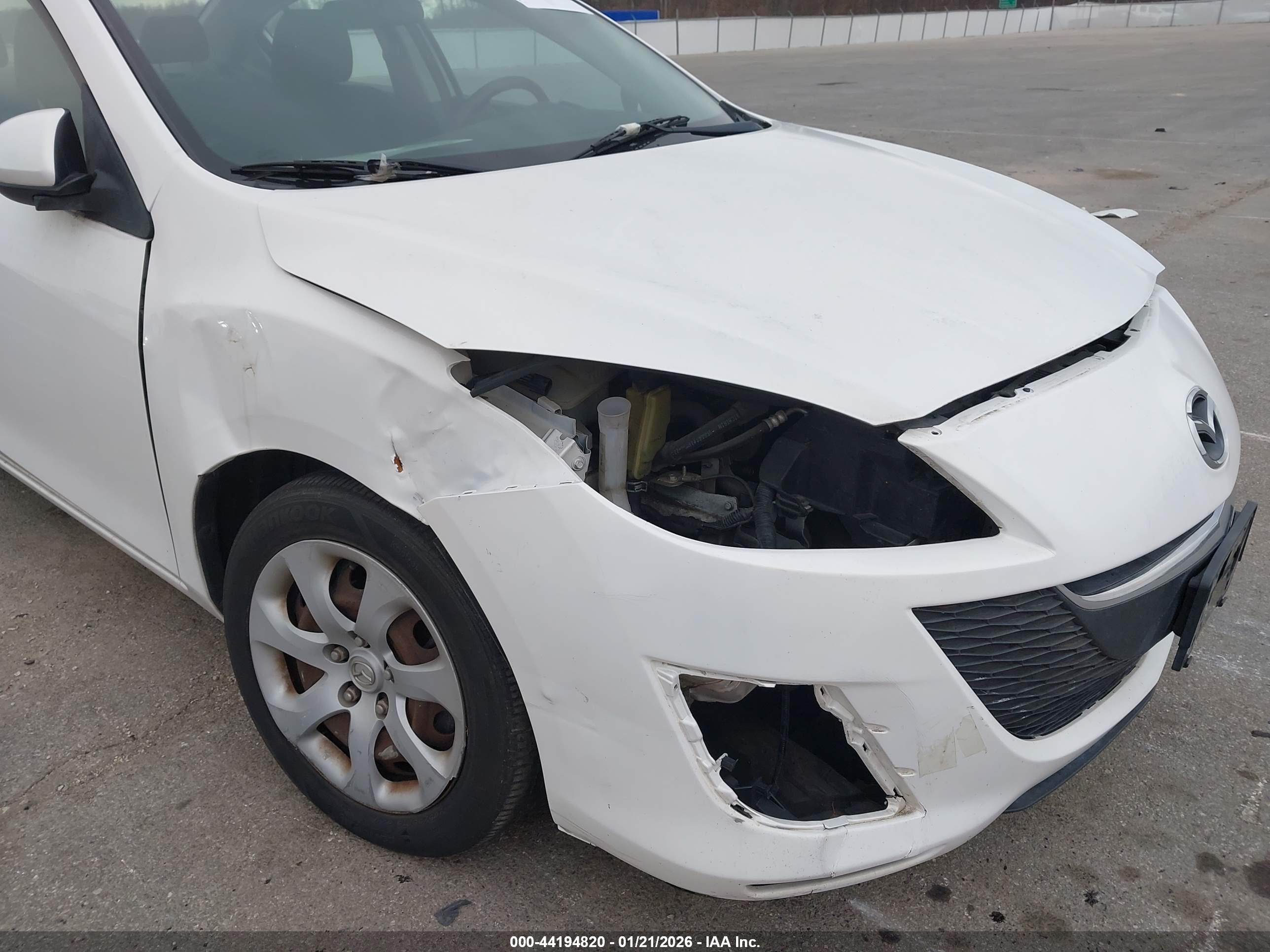 MAZDA MAZDA3 image 6