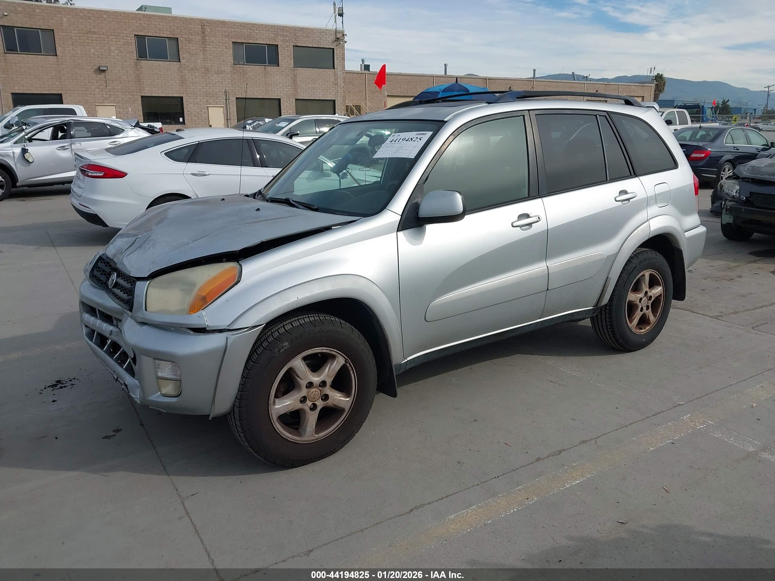 TOYOTA RAV4 image 2