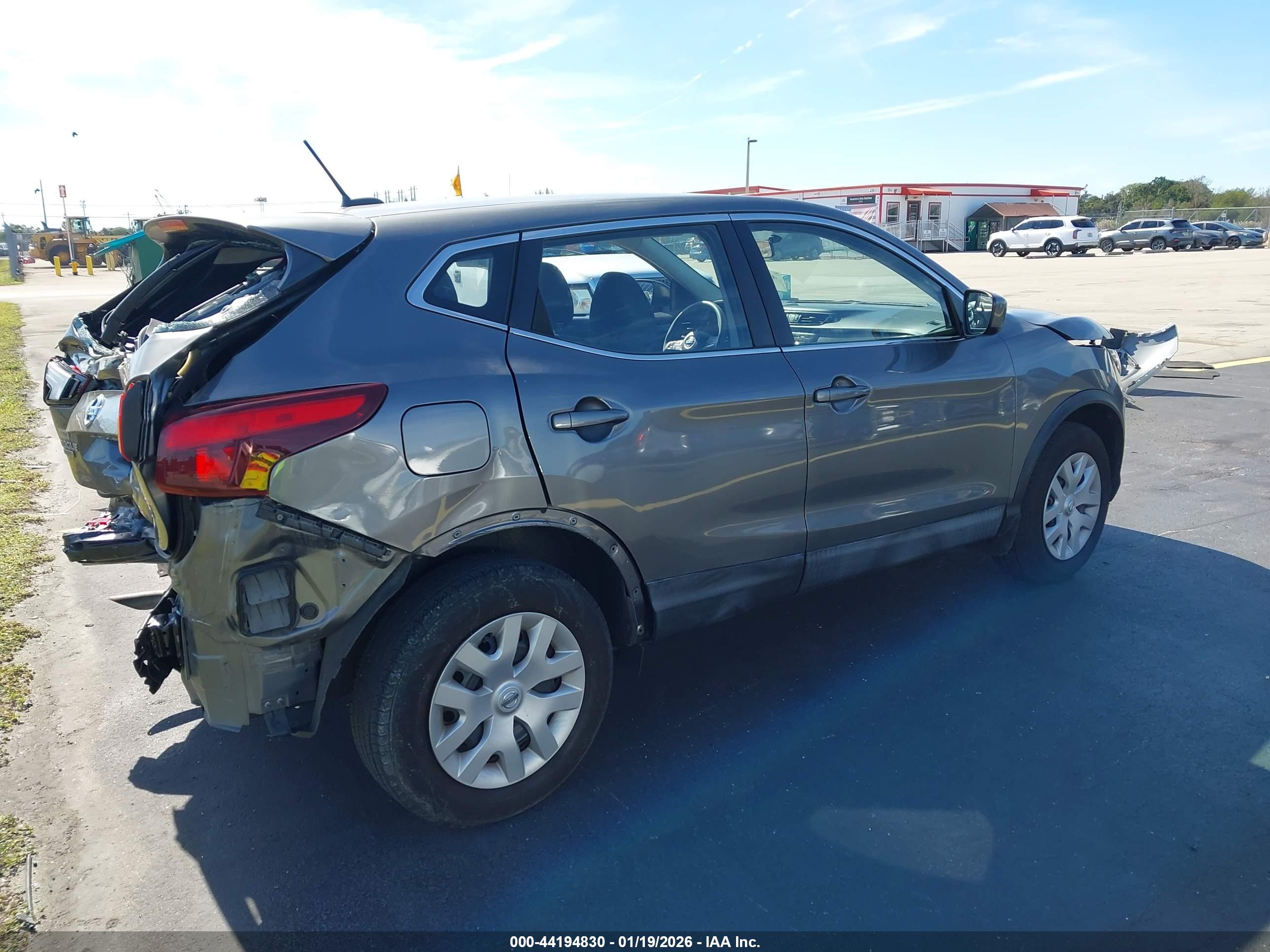 NISSAN ROGUE image 4