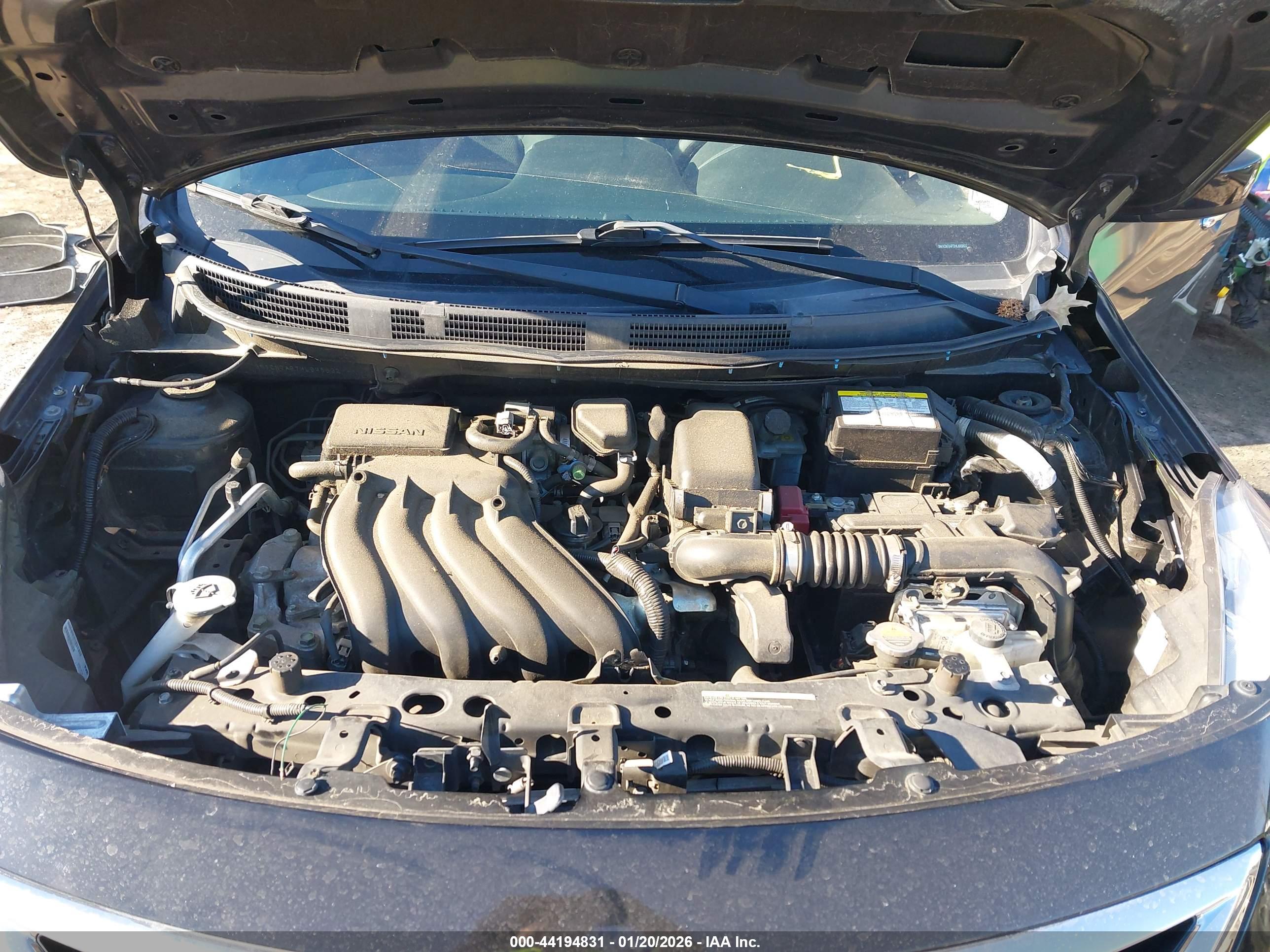 NISSAN VERSA image 10