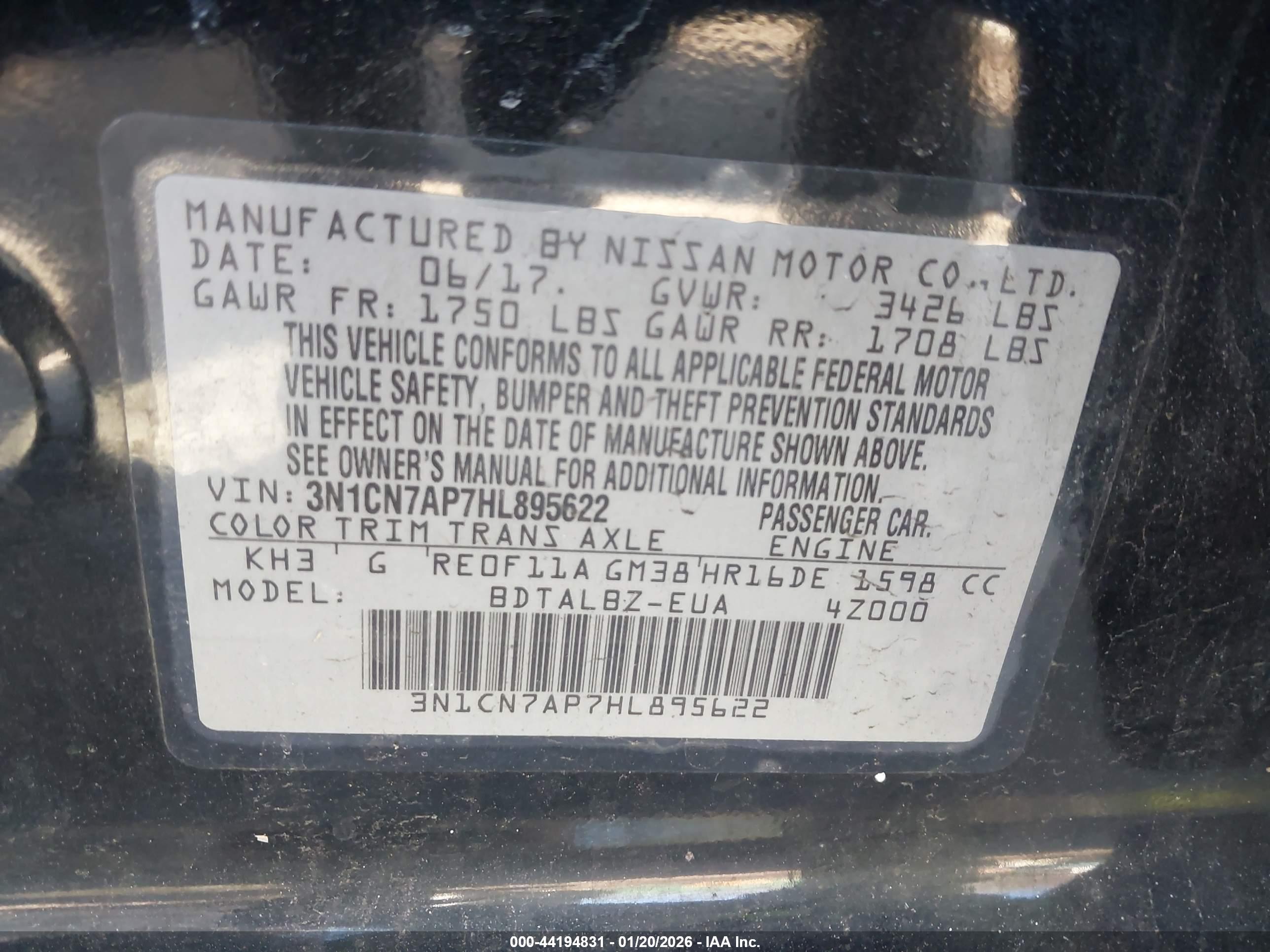 NISSAN VERSA image 9