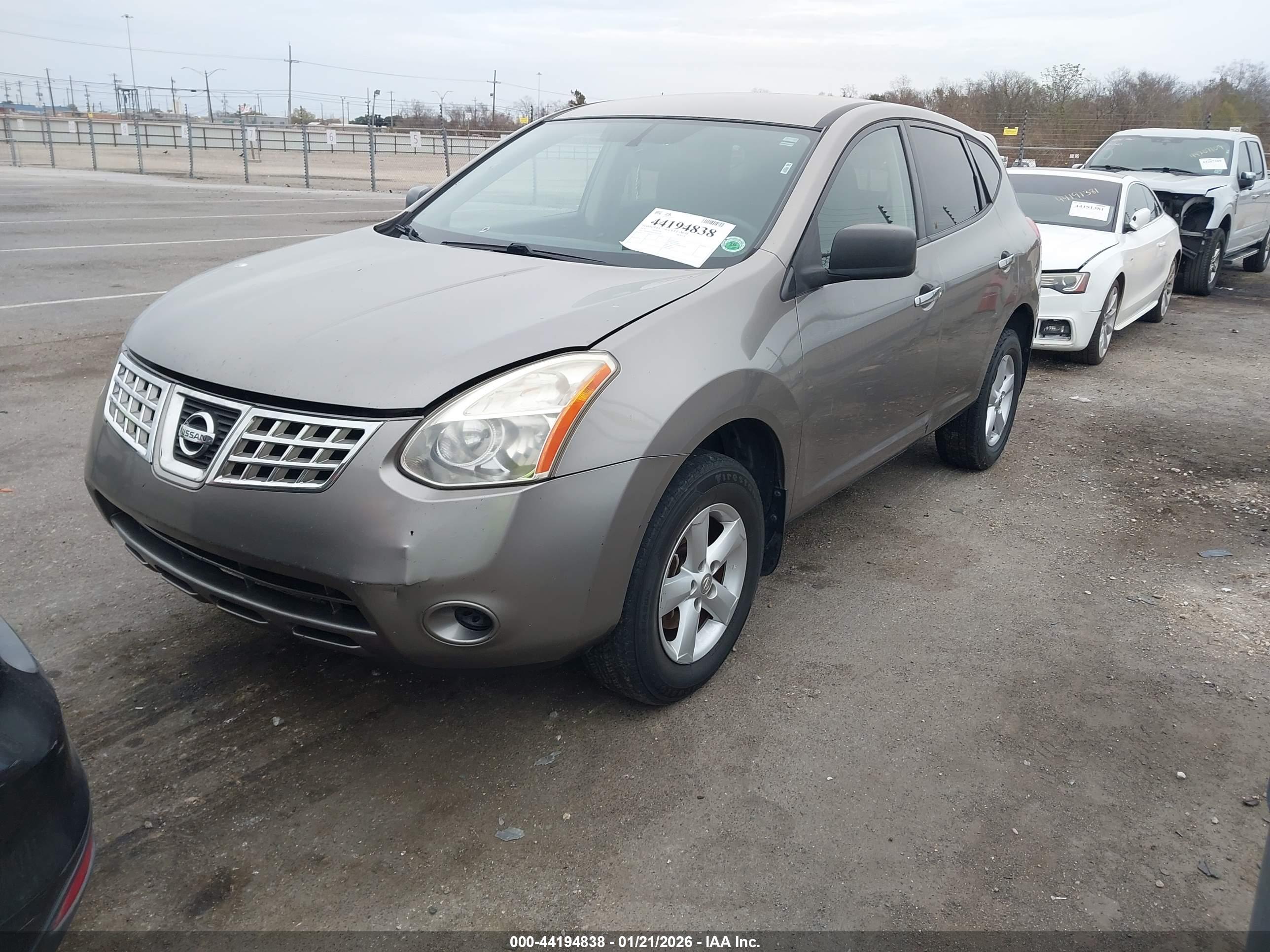 NISSAN ROGUE image 2