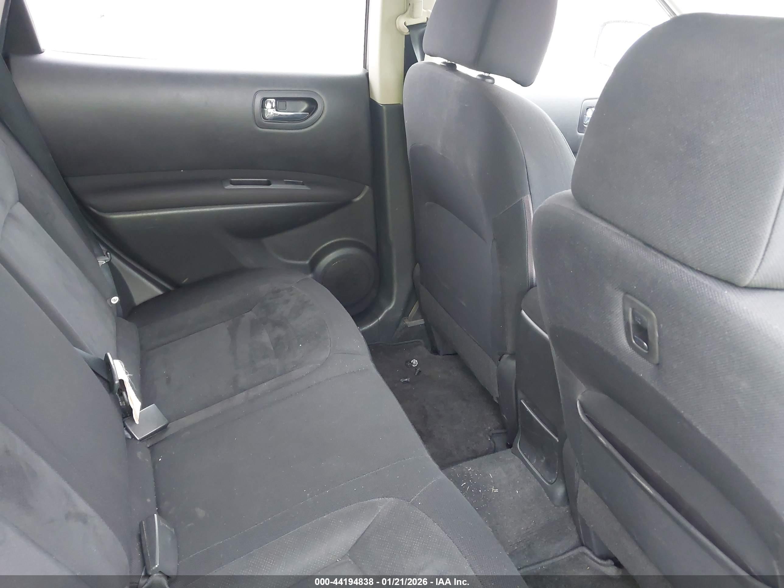 NISSAN ROGUE image 8