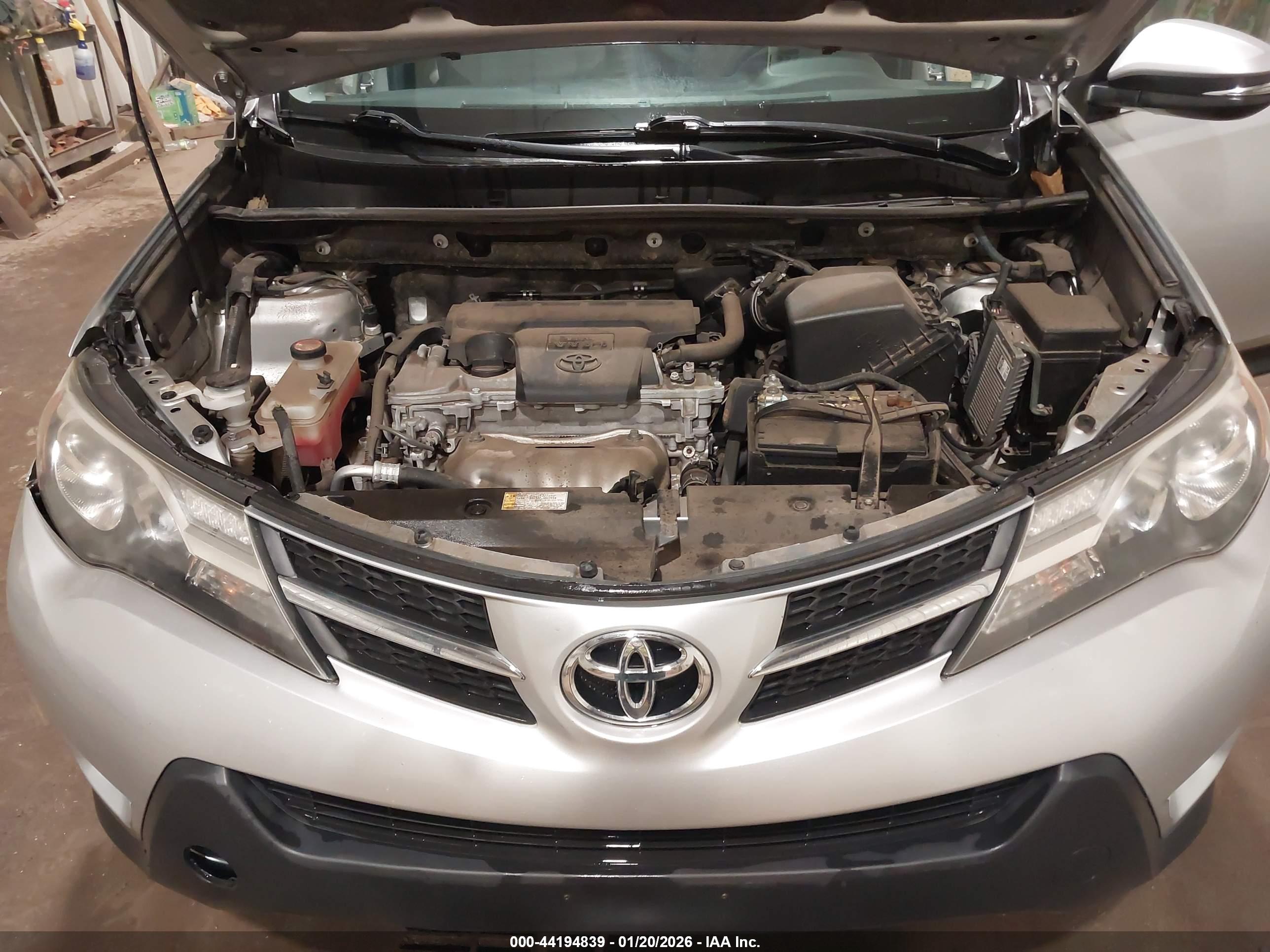 TOYOTA RAV4 image 10