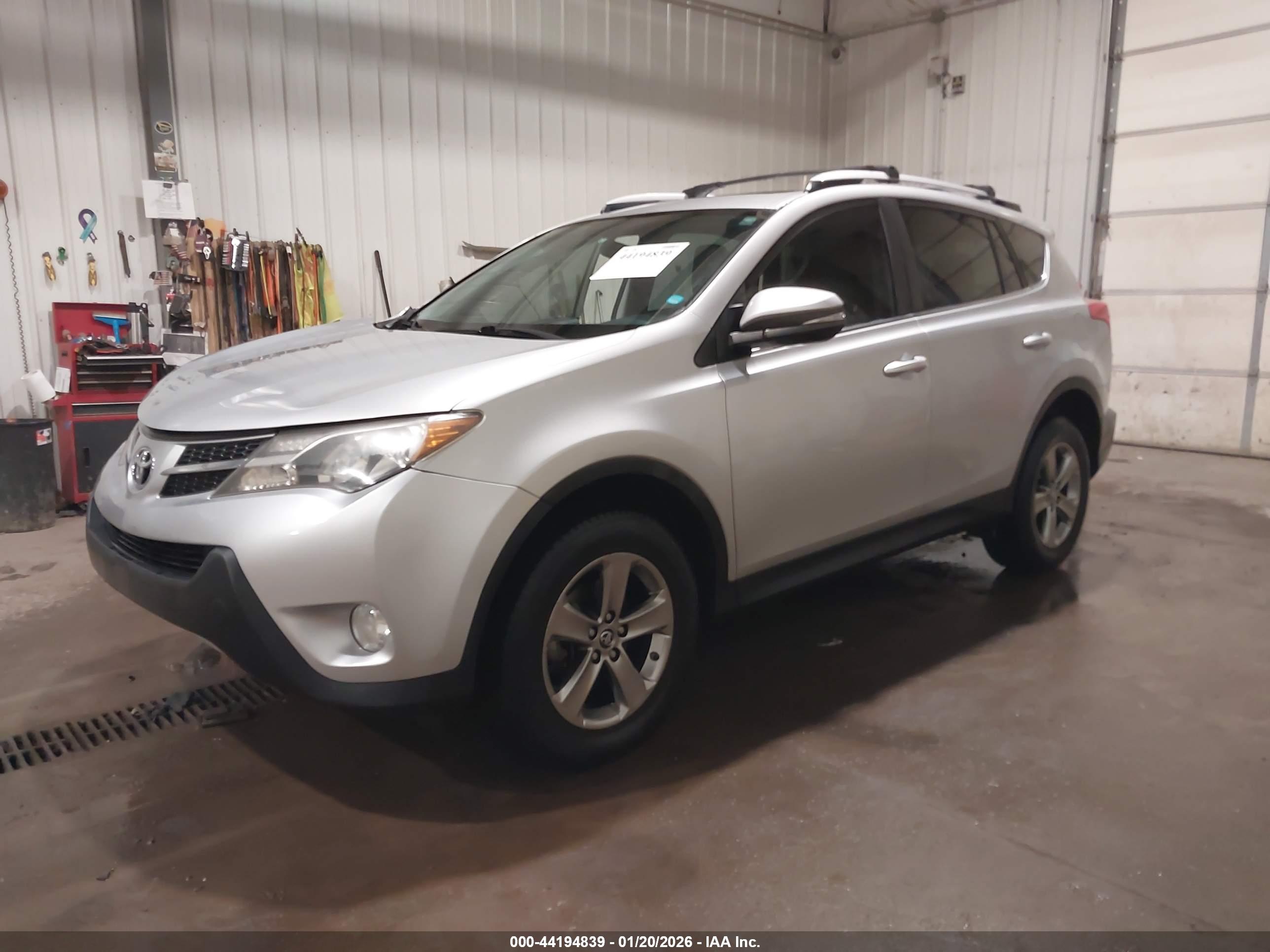 TOYOTA RAV4 image 2