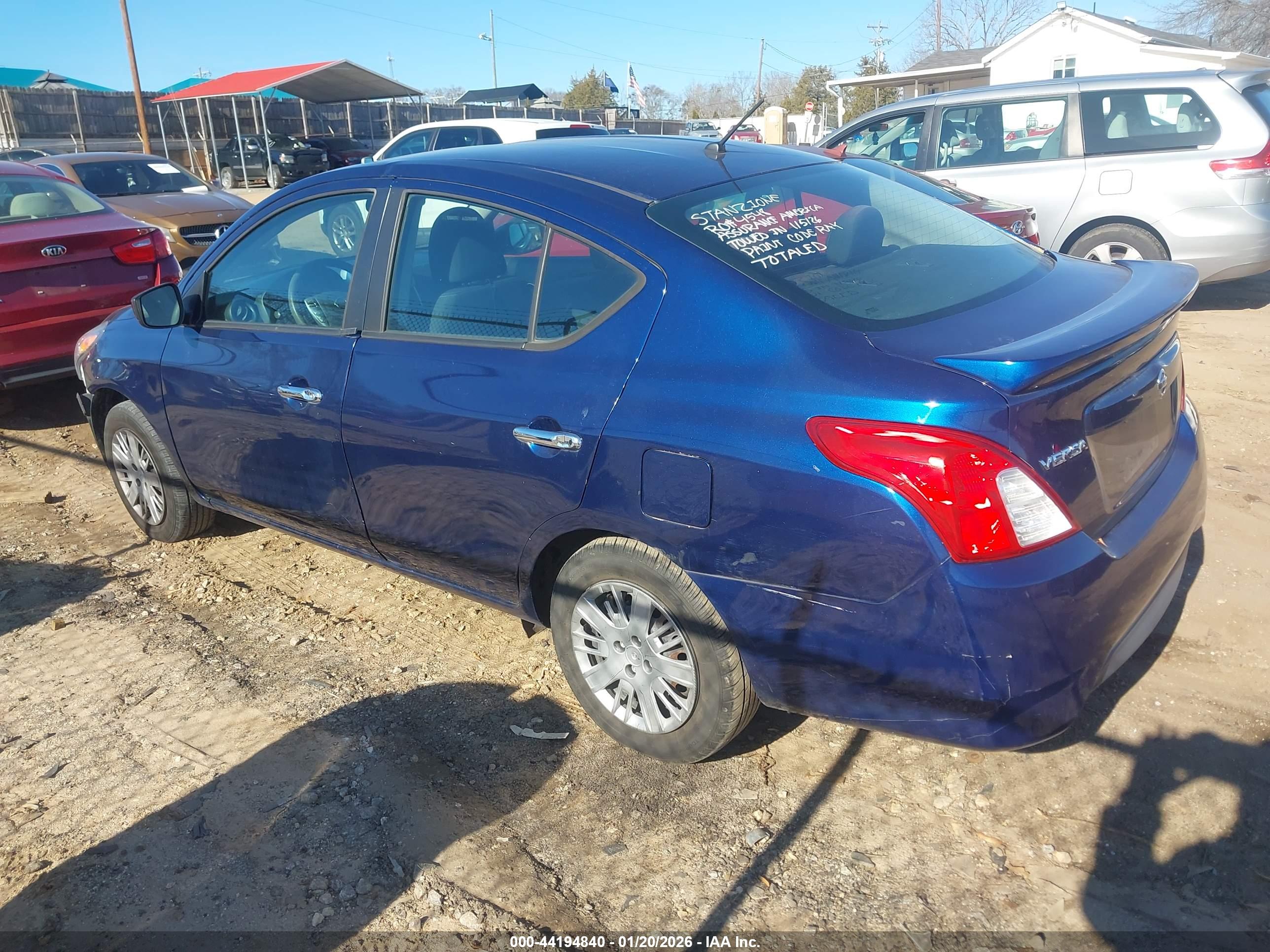 NISSAN VERSA image 3