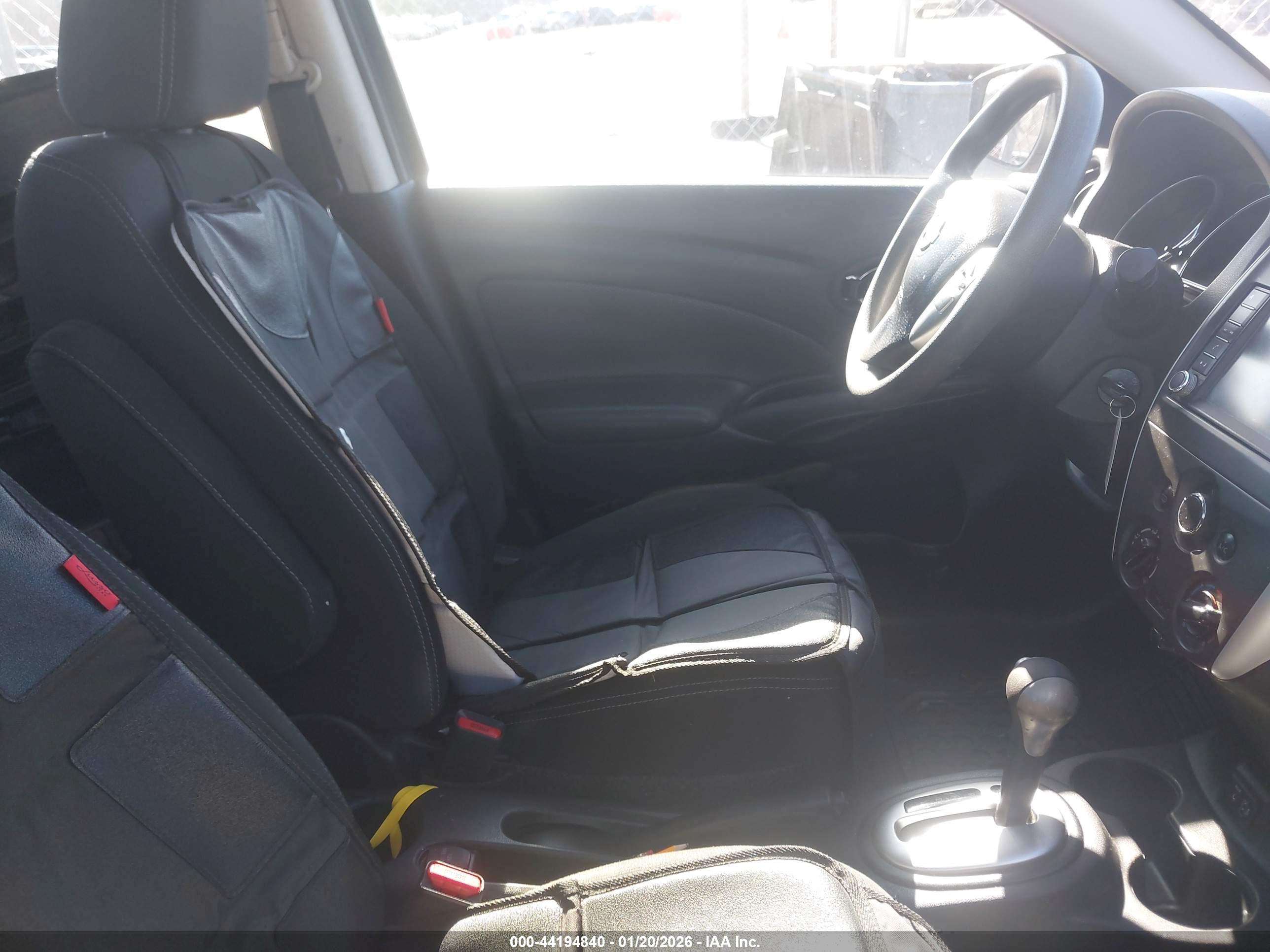 NISSAN VERSA image 5