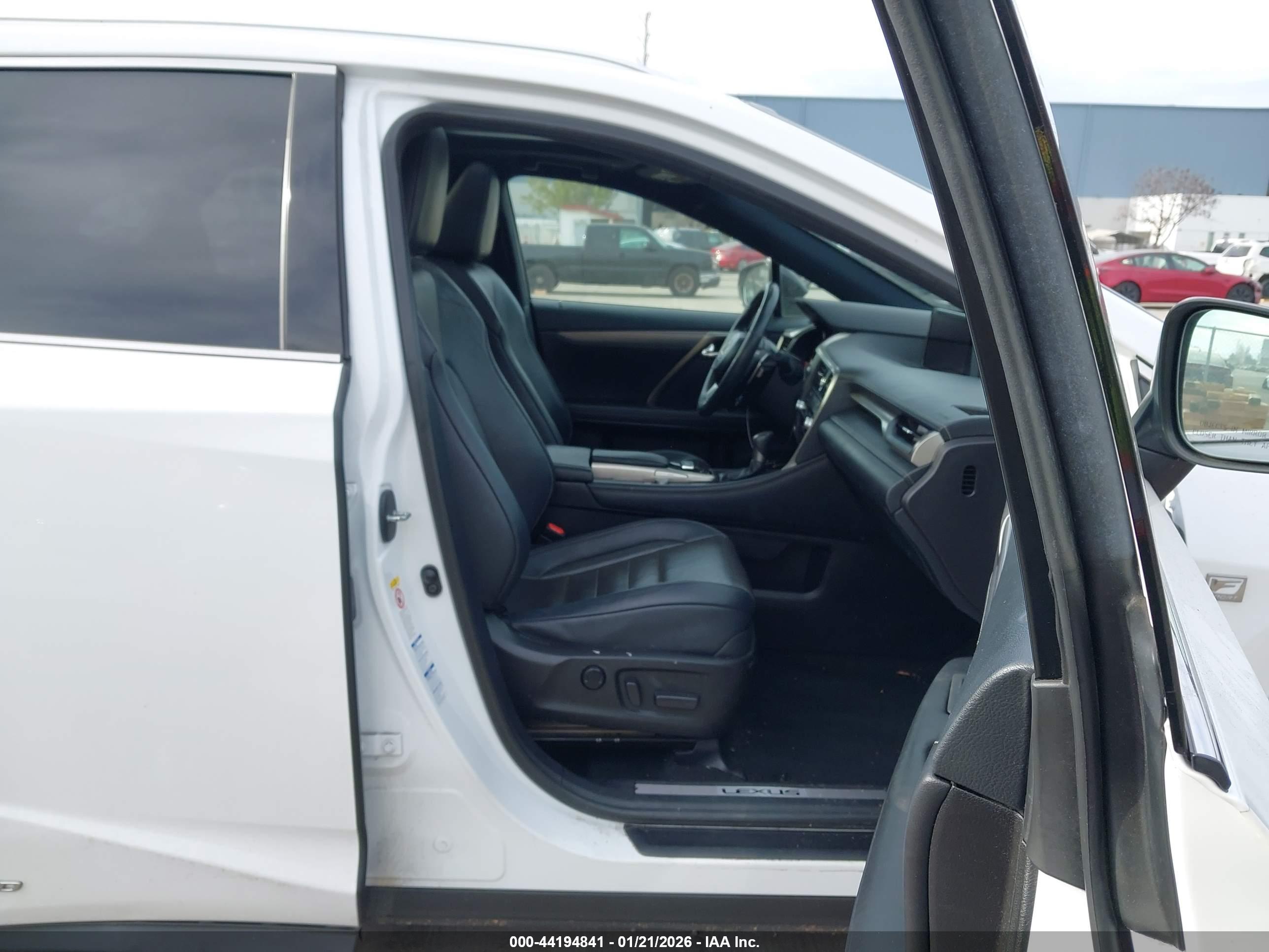 LEXUS RX image 5