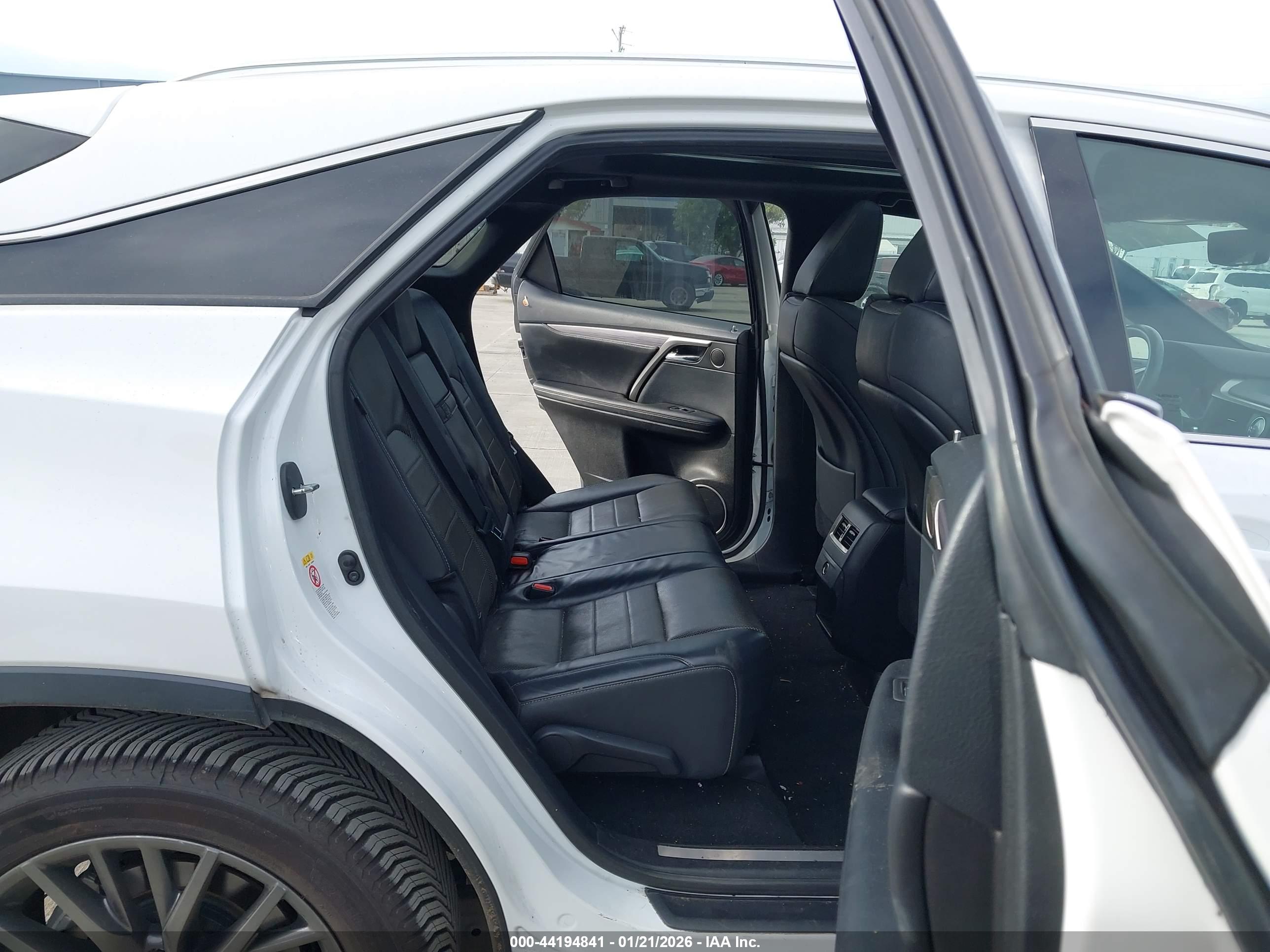 LEXUS RX image 8