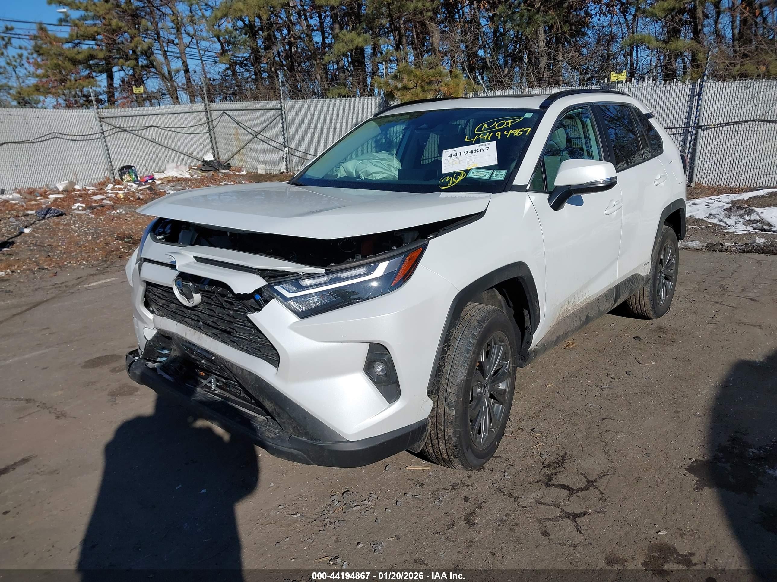 TOYOTA RAV4 image 2