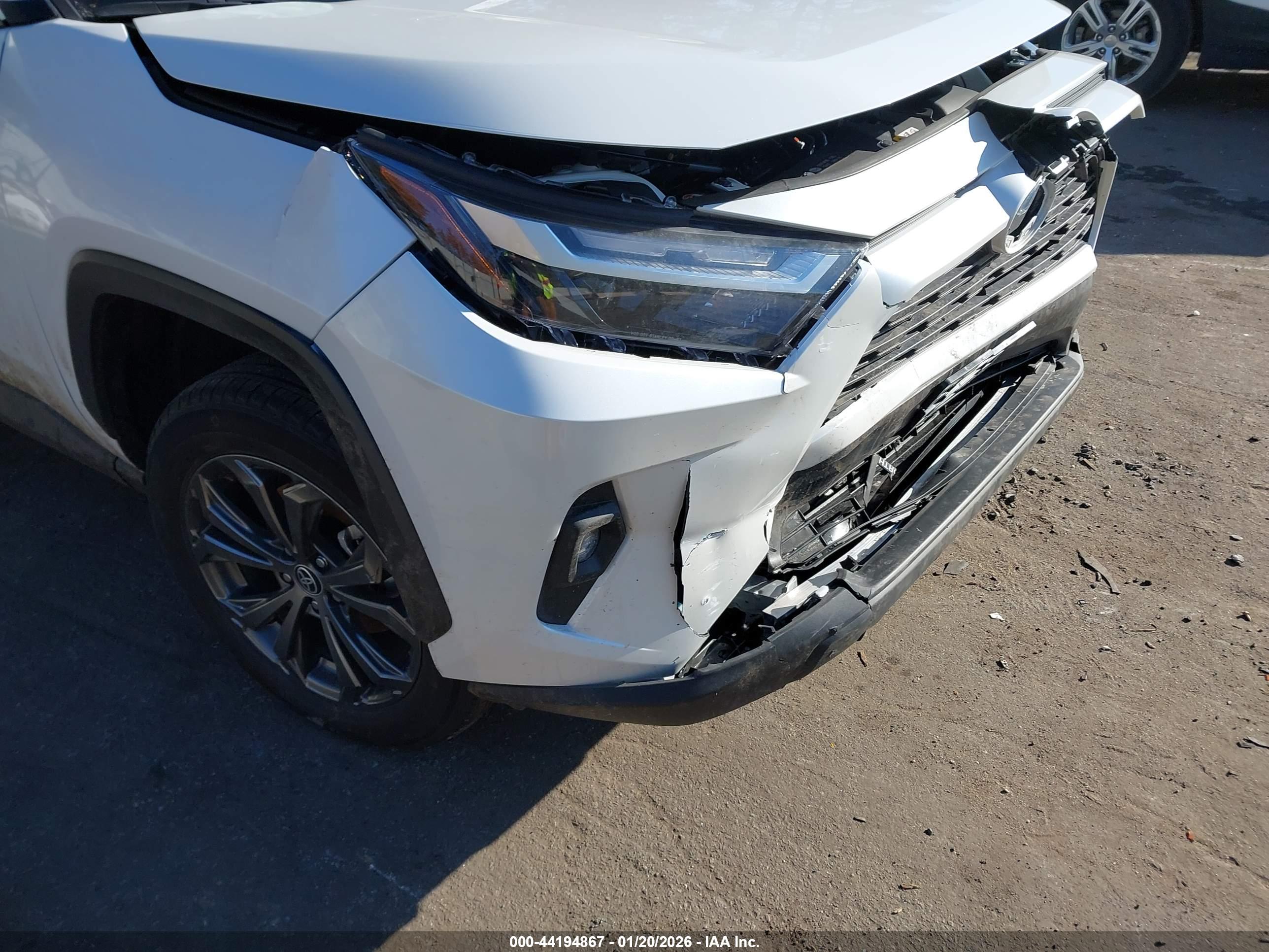 TOYOTA RAV4 image 6