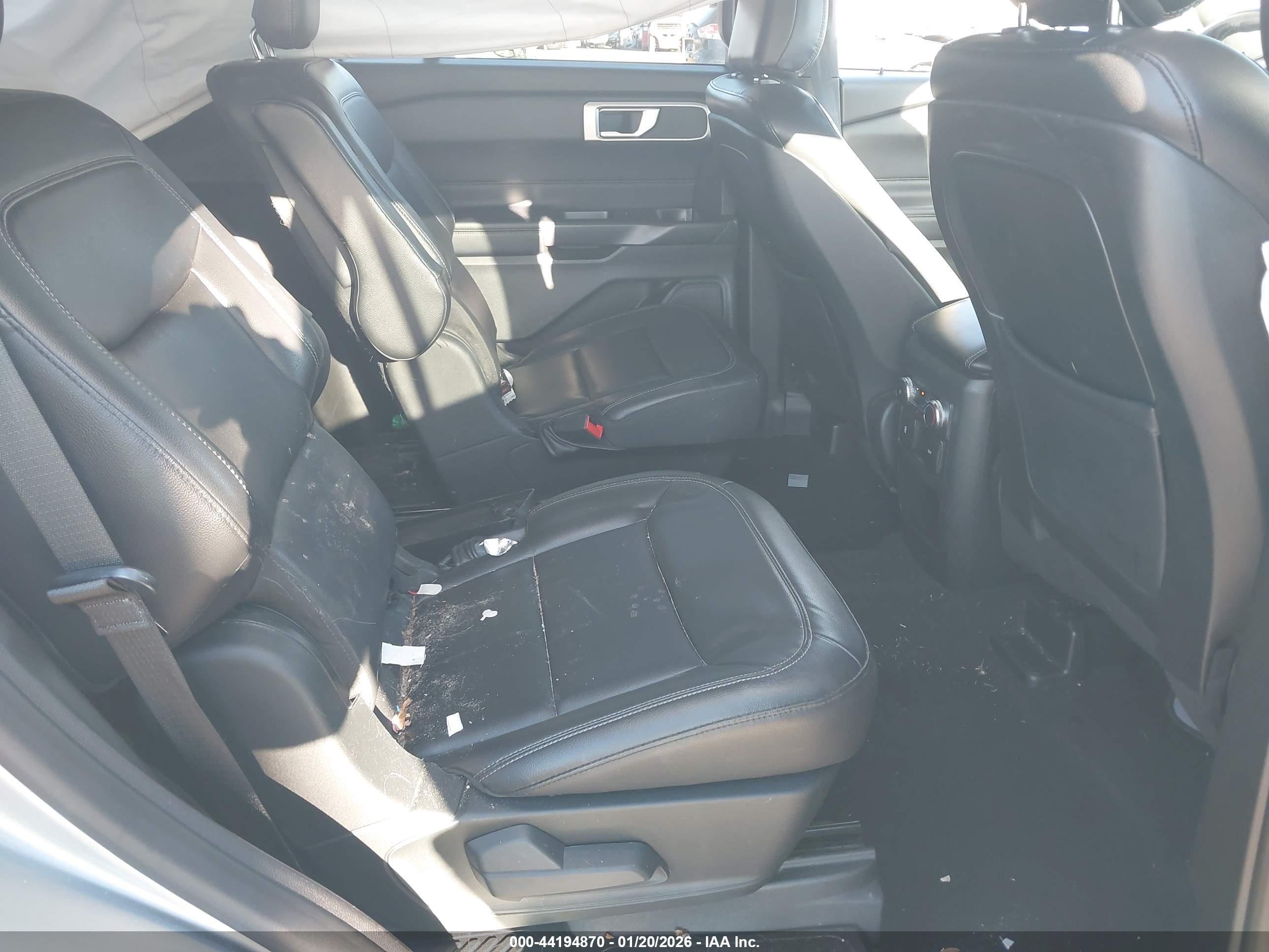 FORD EXPLORER image 8