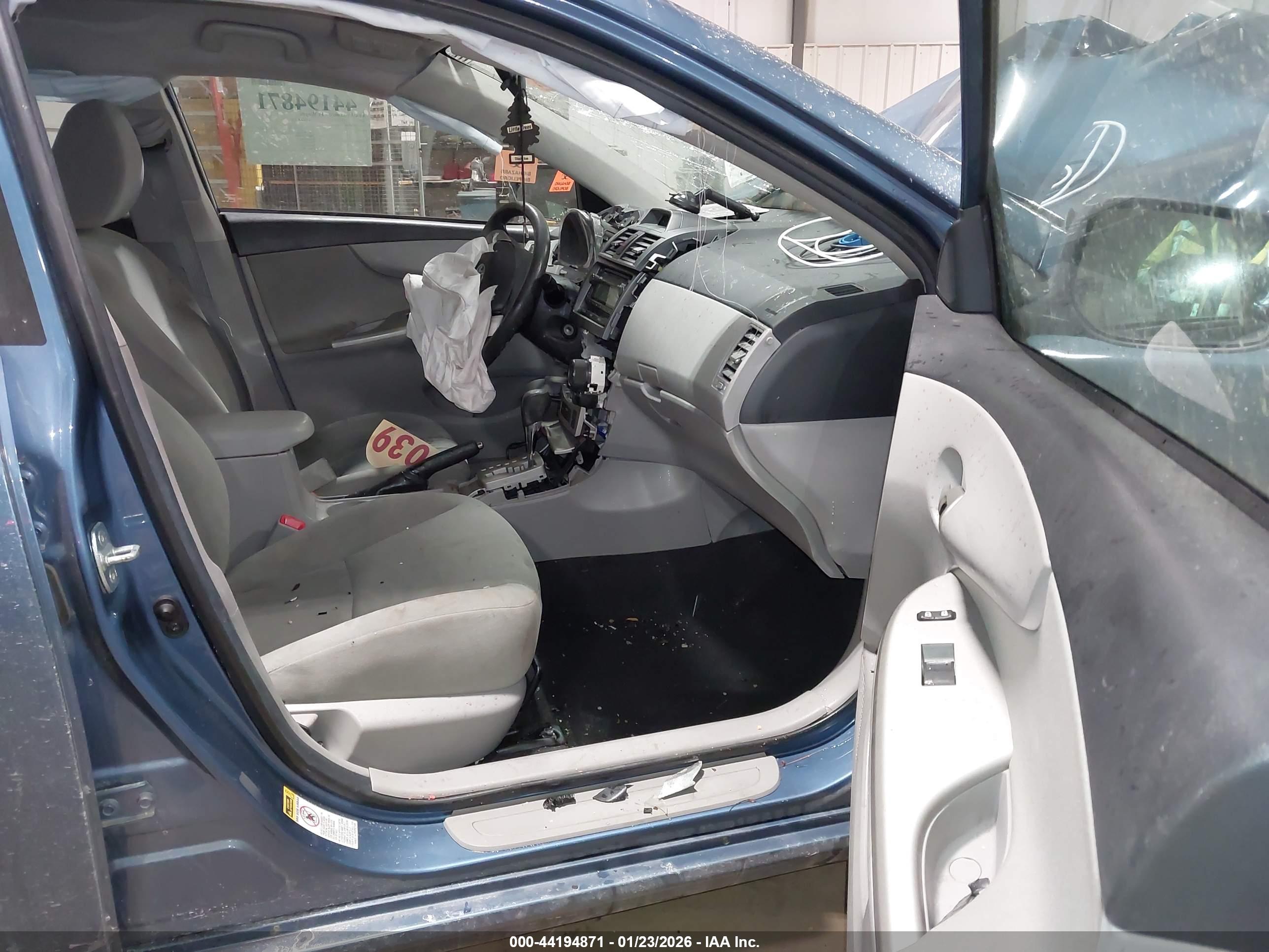 TOYOTA COROLLA image 5