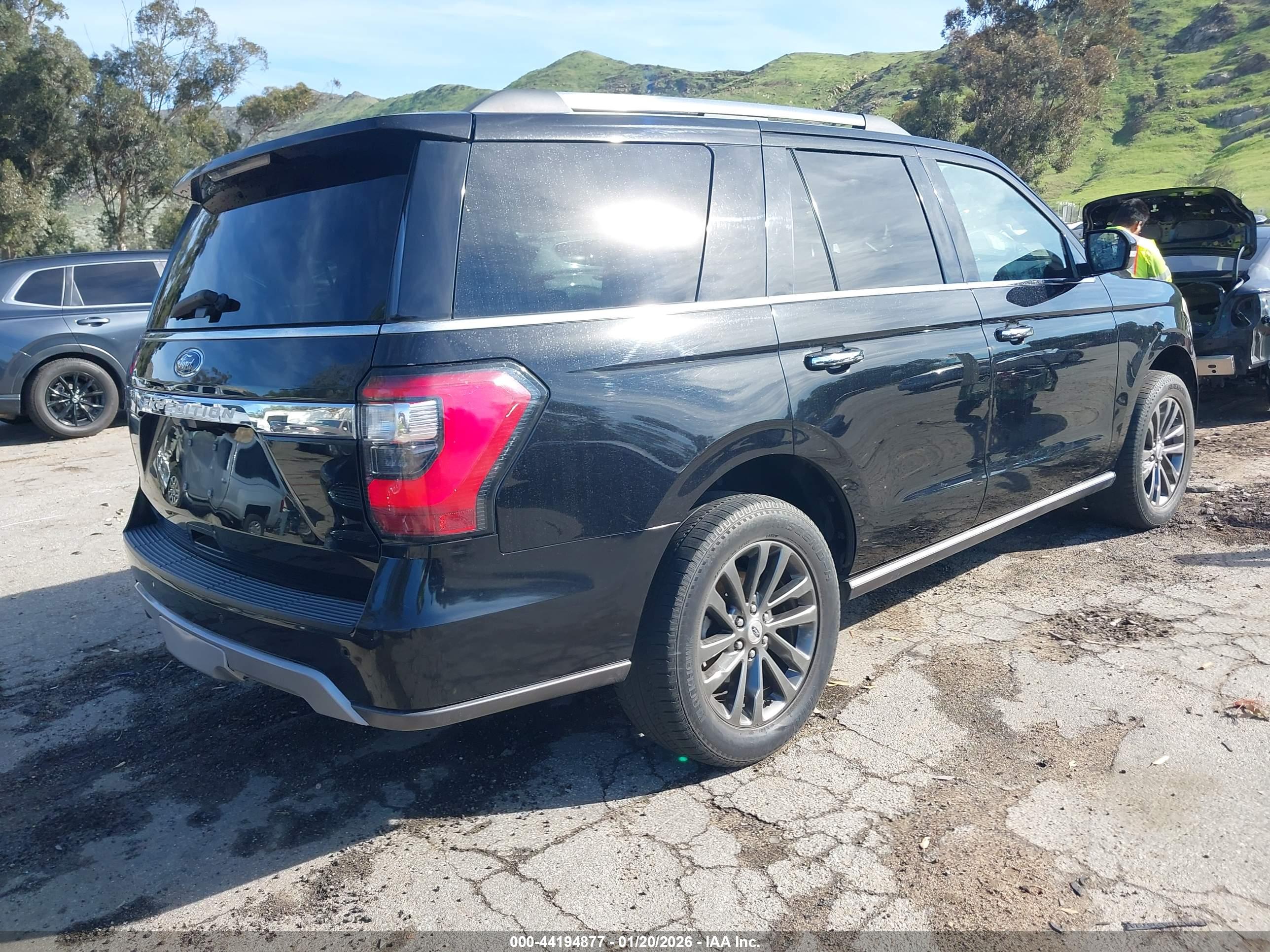 FORD EXPEDITION image 4