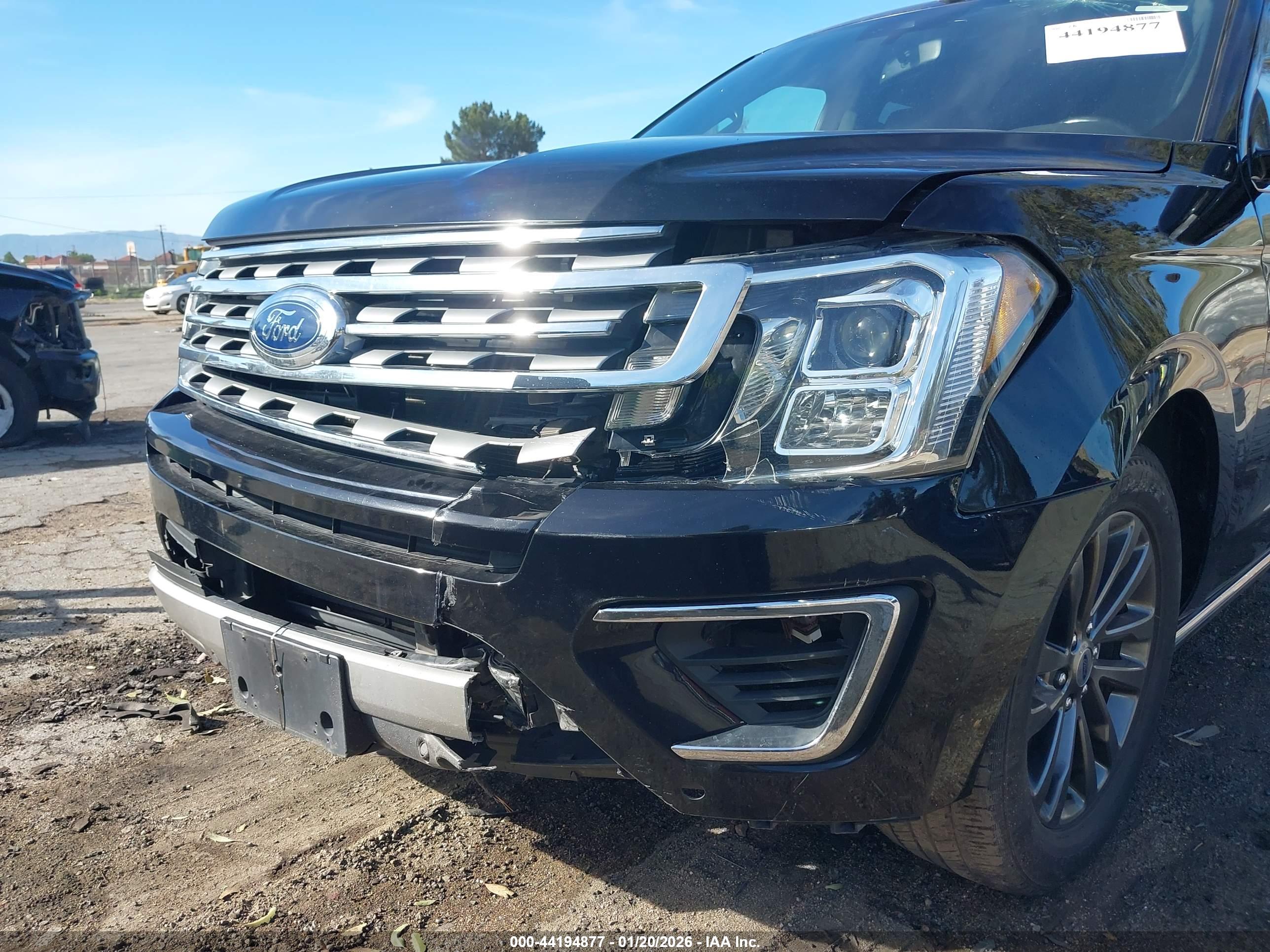 FORD EXPEDITION image 6