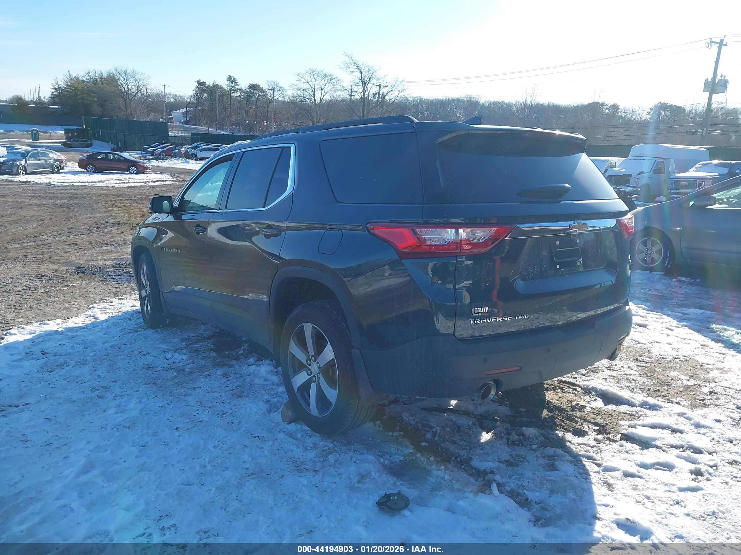 CHEVROLET TRAVERSE image 3