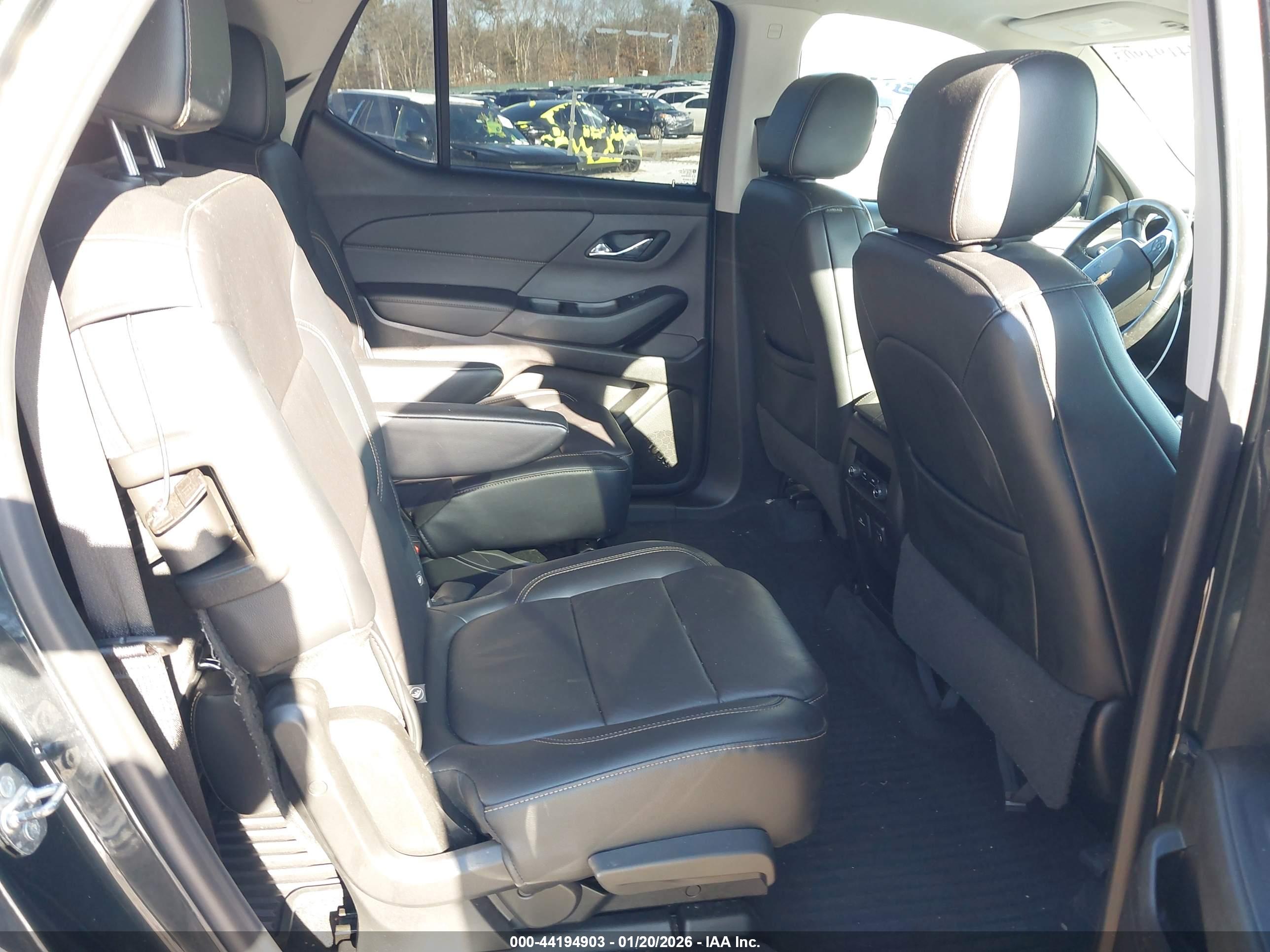 CHEVROLET TRAVERSE image 8