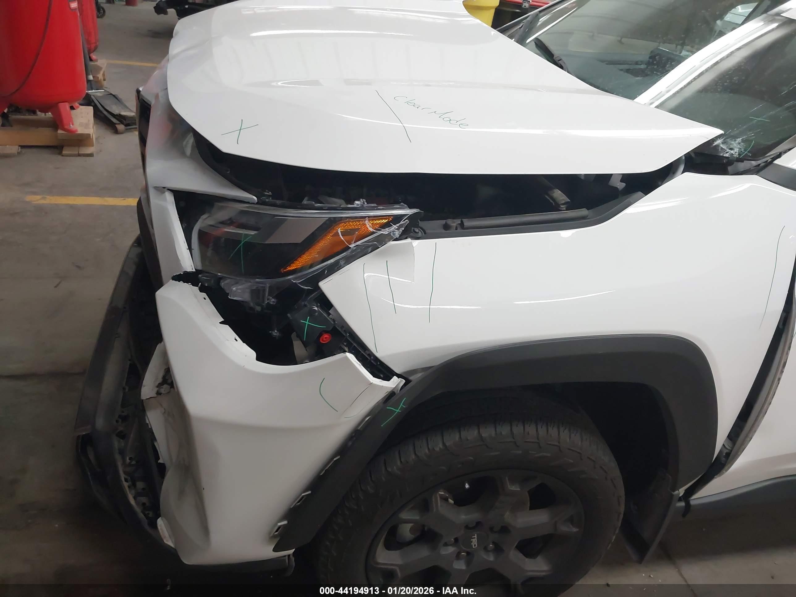 TOYOTA RAV4 image 6